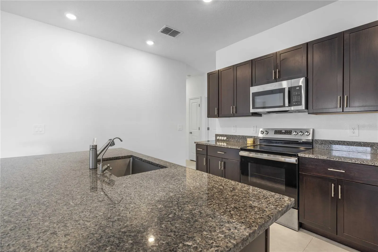 4357 FABULOUS FINCH LN