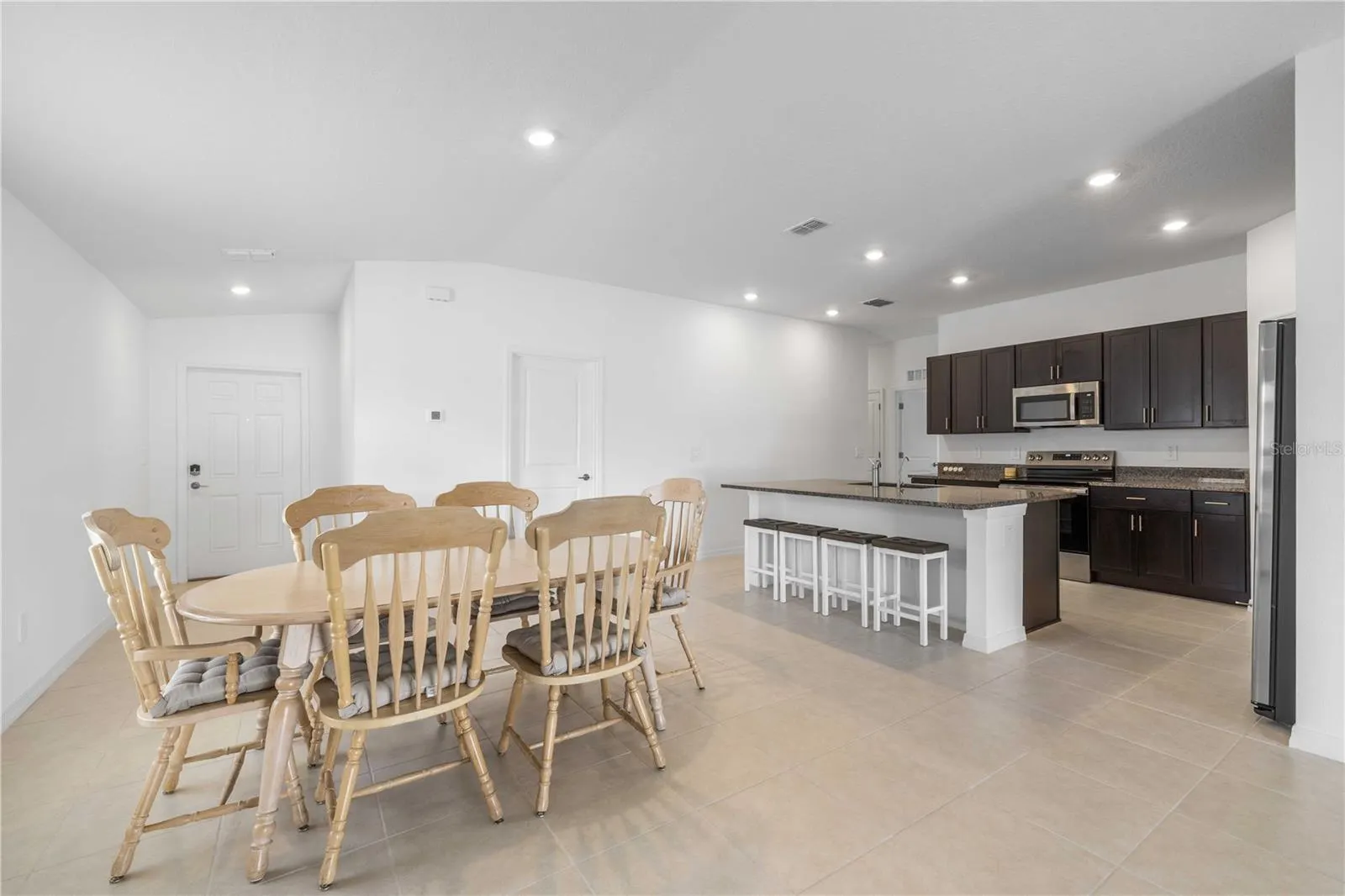 4357 FABULOUS FINCH LN