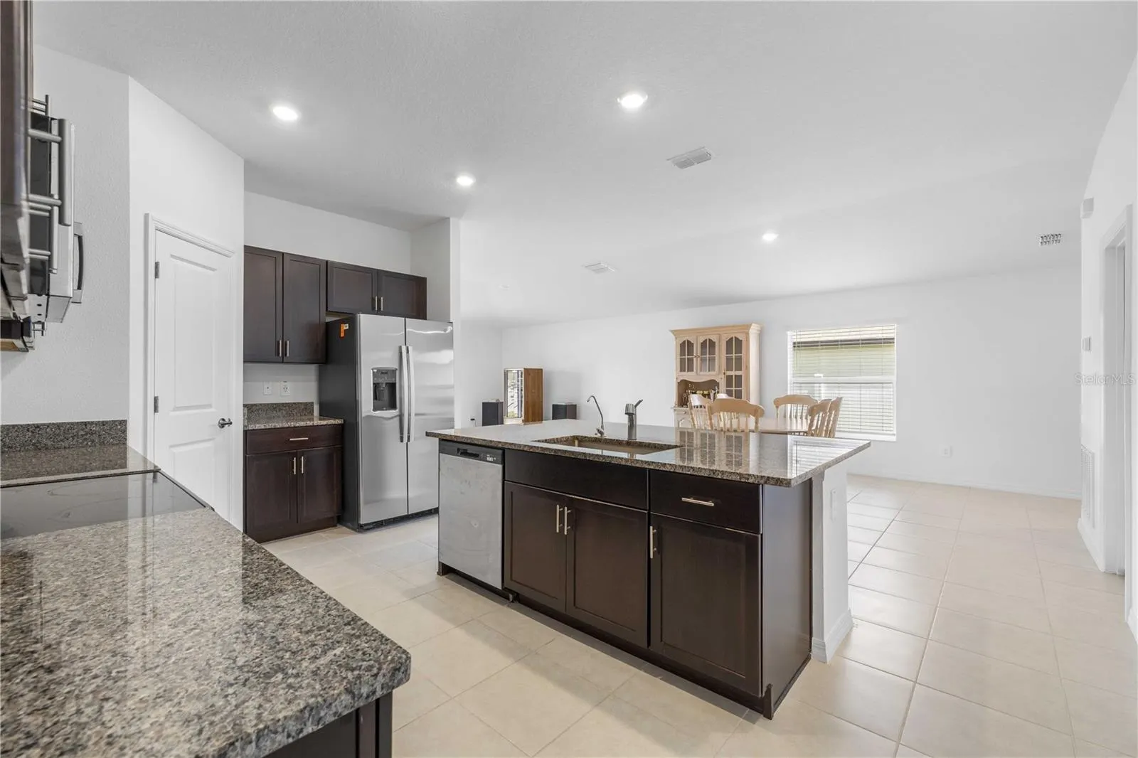 4357 FABULOUS FINCH LN