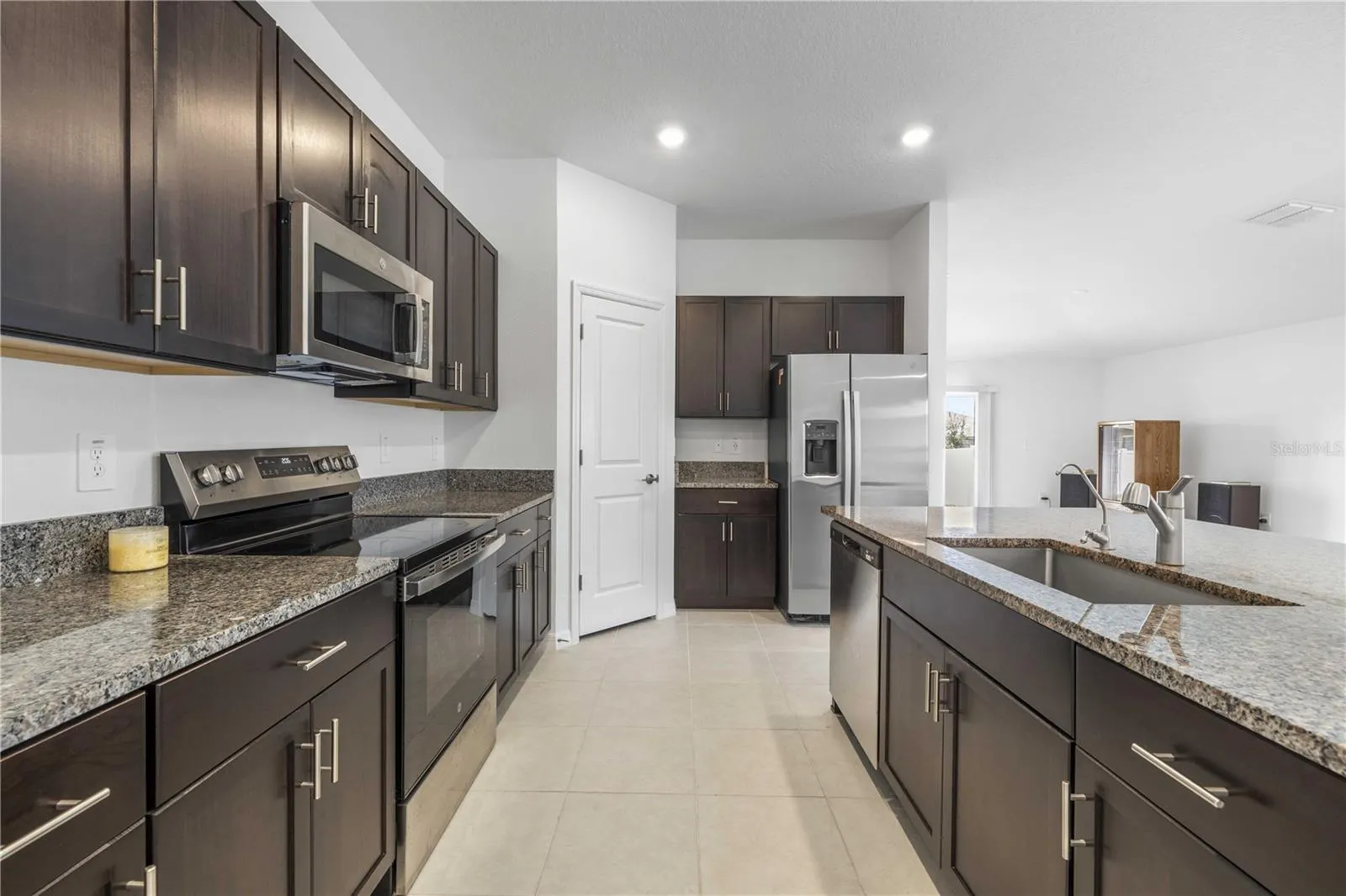 4357 FABULOUS FINCH LN