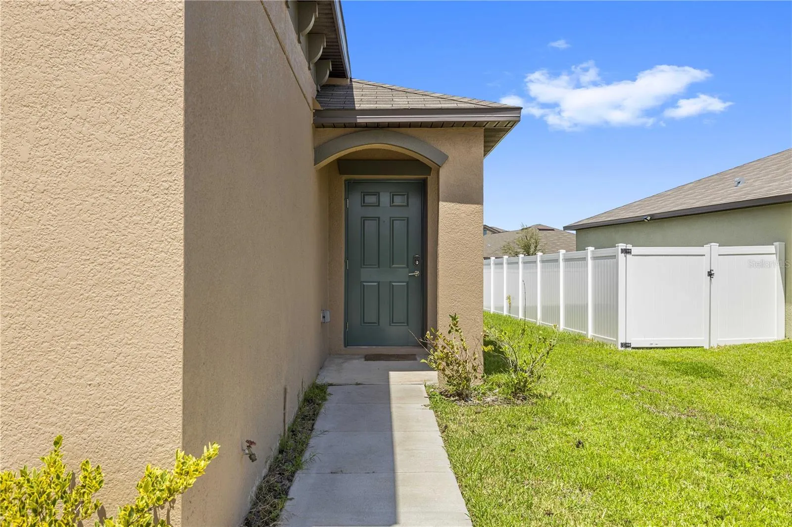 4357 FABULOUS FINCH LN