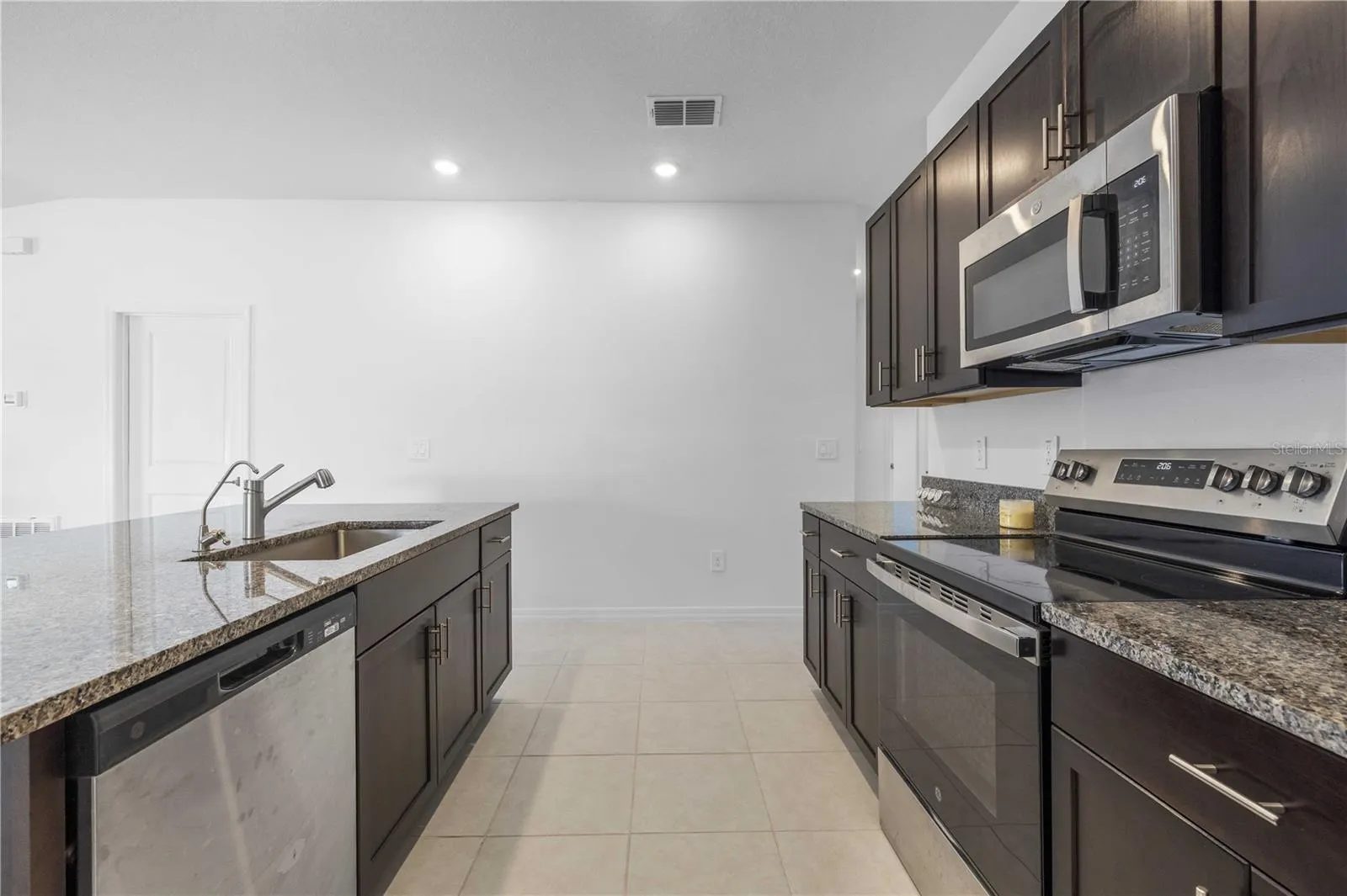 4357 FABULOUS FINCH LN
