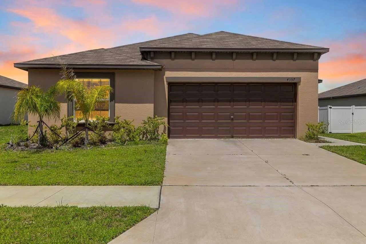 4357 FABULOUS FINCH LN