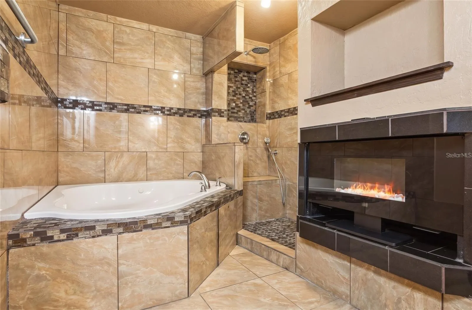 3105 GORDON CT