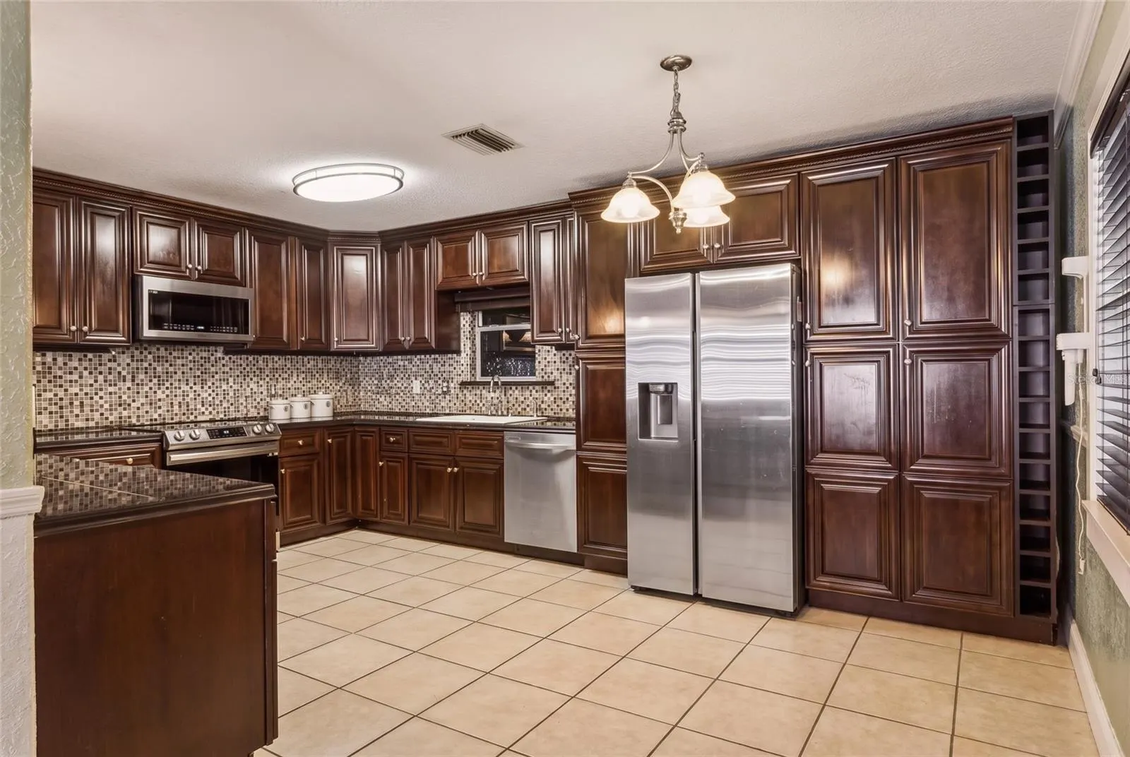 3105 GORDON CT