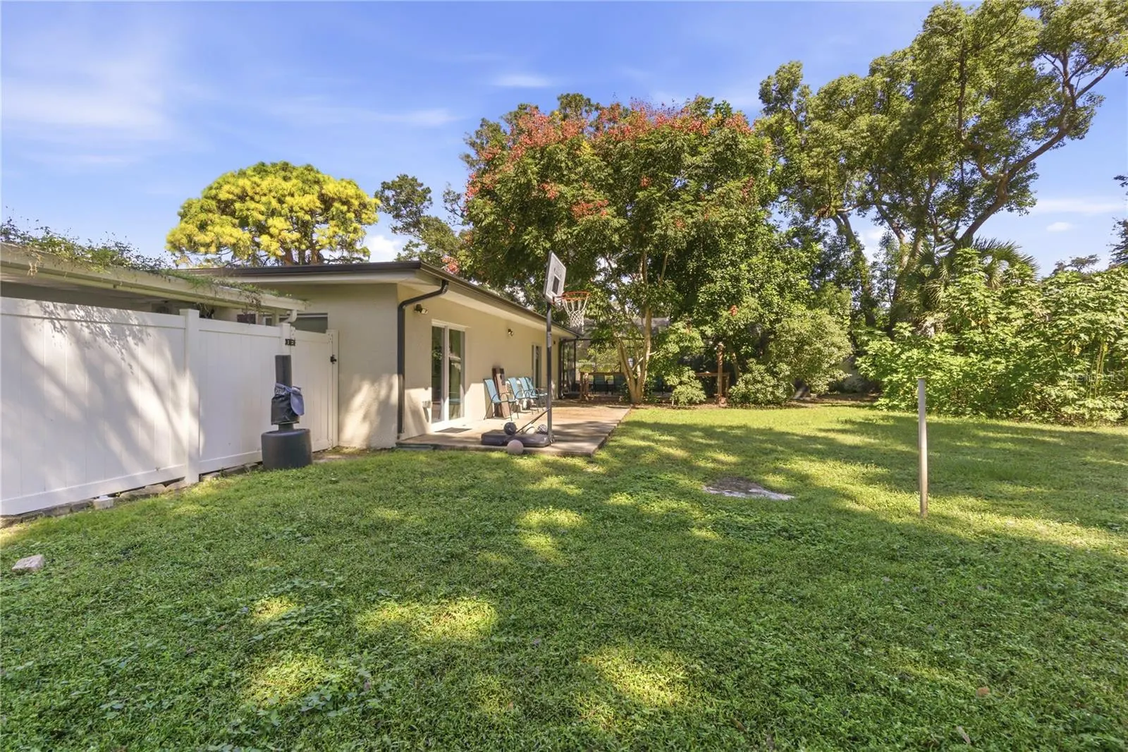2608 OAKWOOD DR