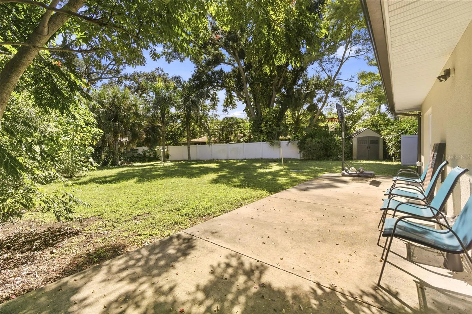 2608 OAKWOOD DR