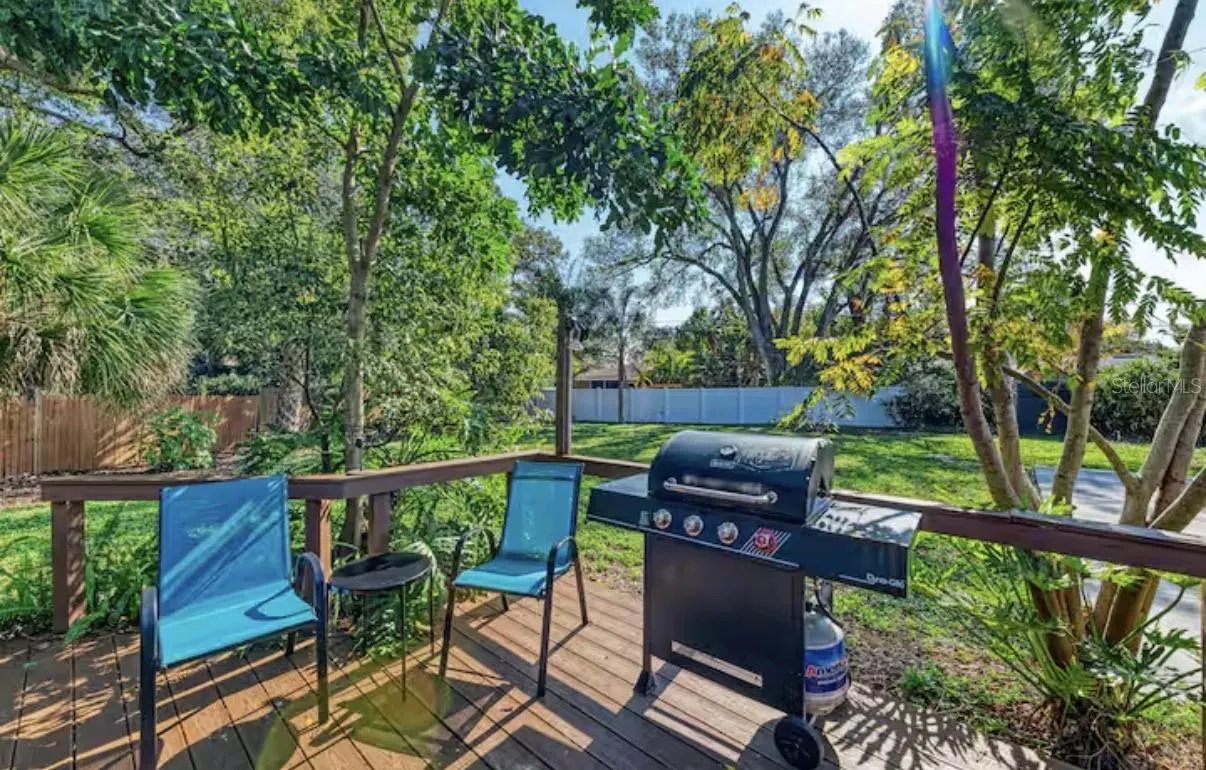 2608 OAKWOOD DR