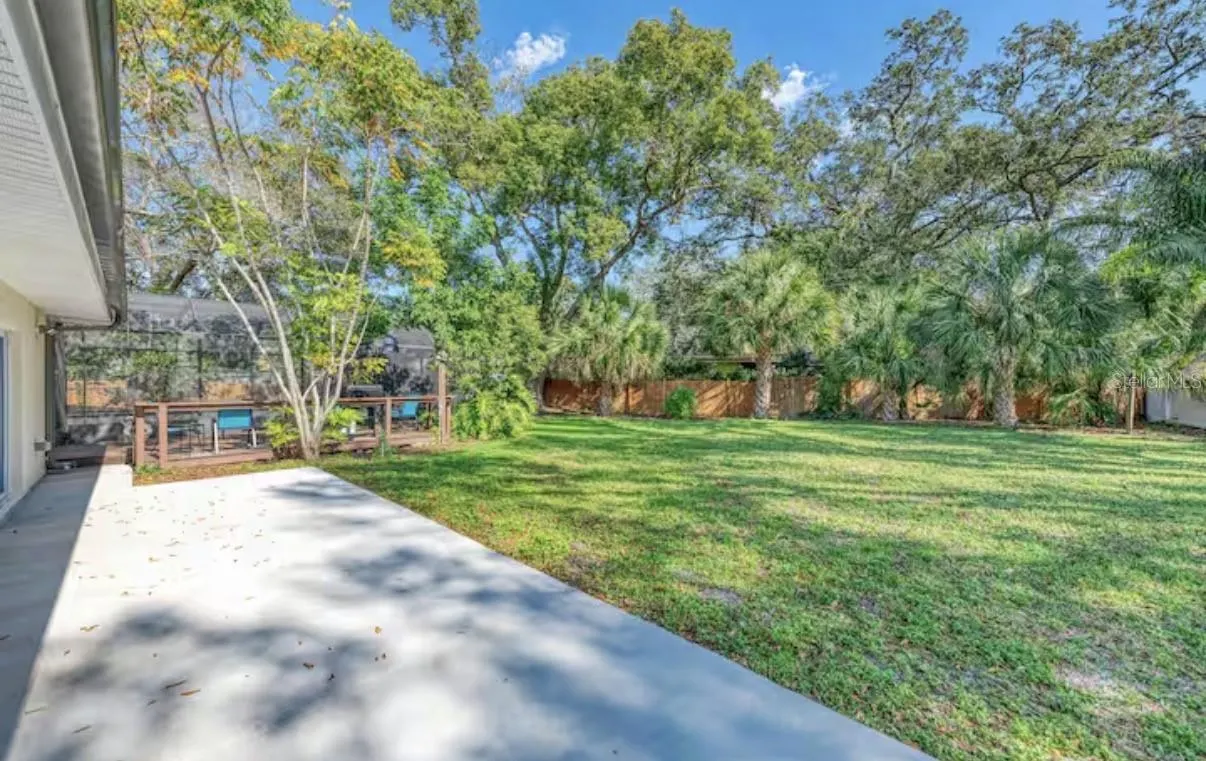 2608 OAKWOOD DR