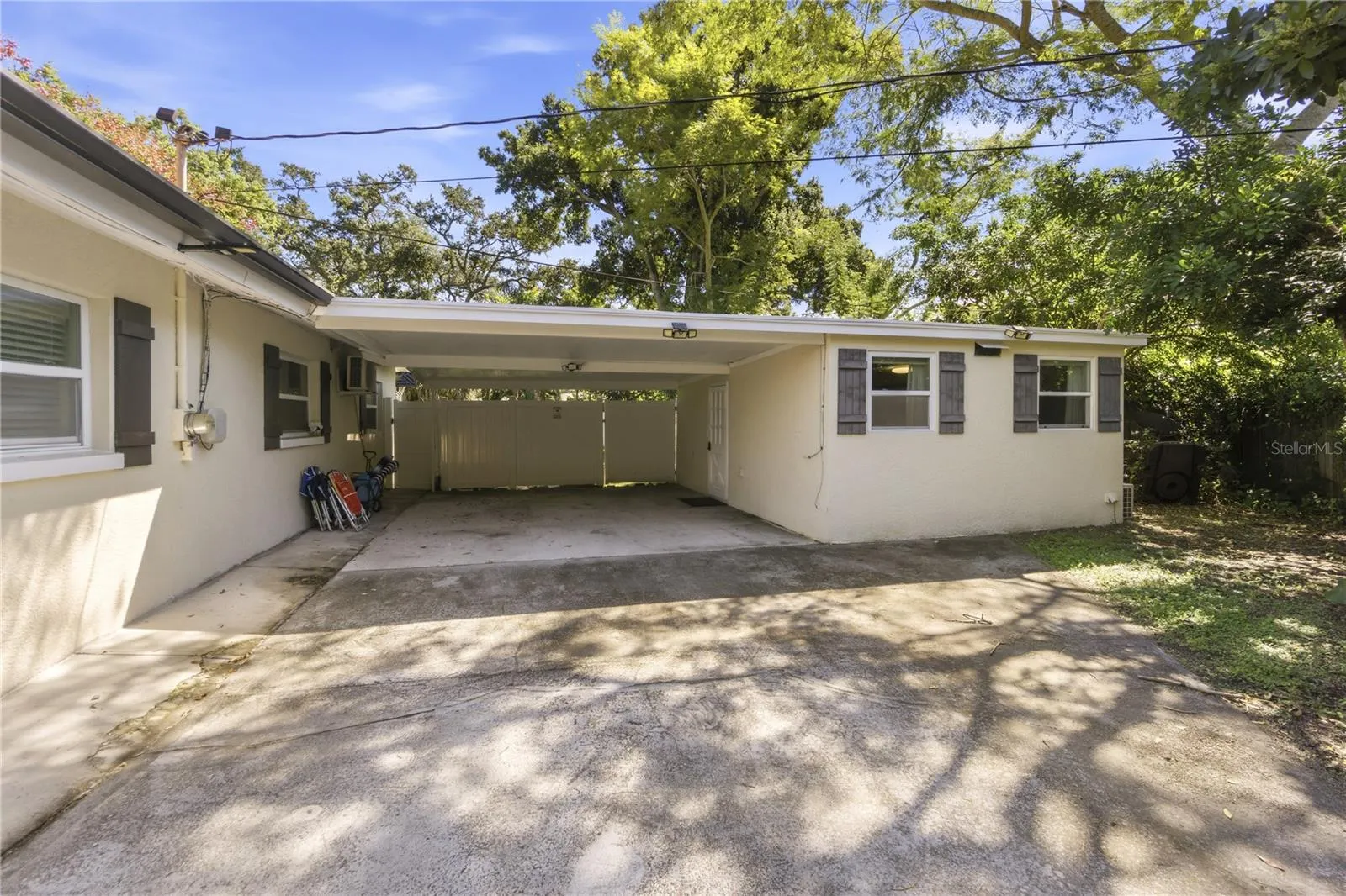 2608 OAKWOOD DR