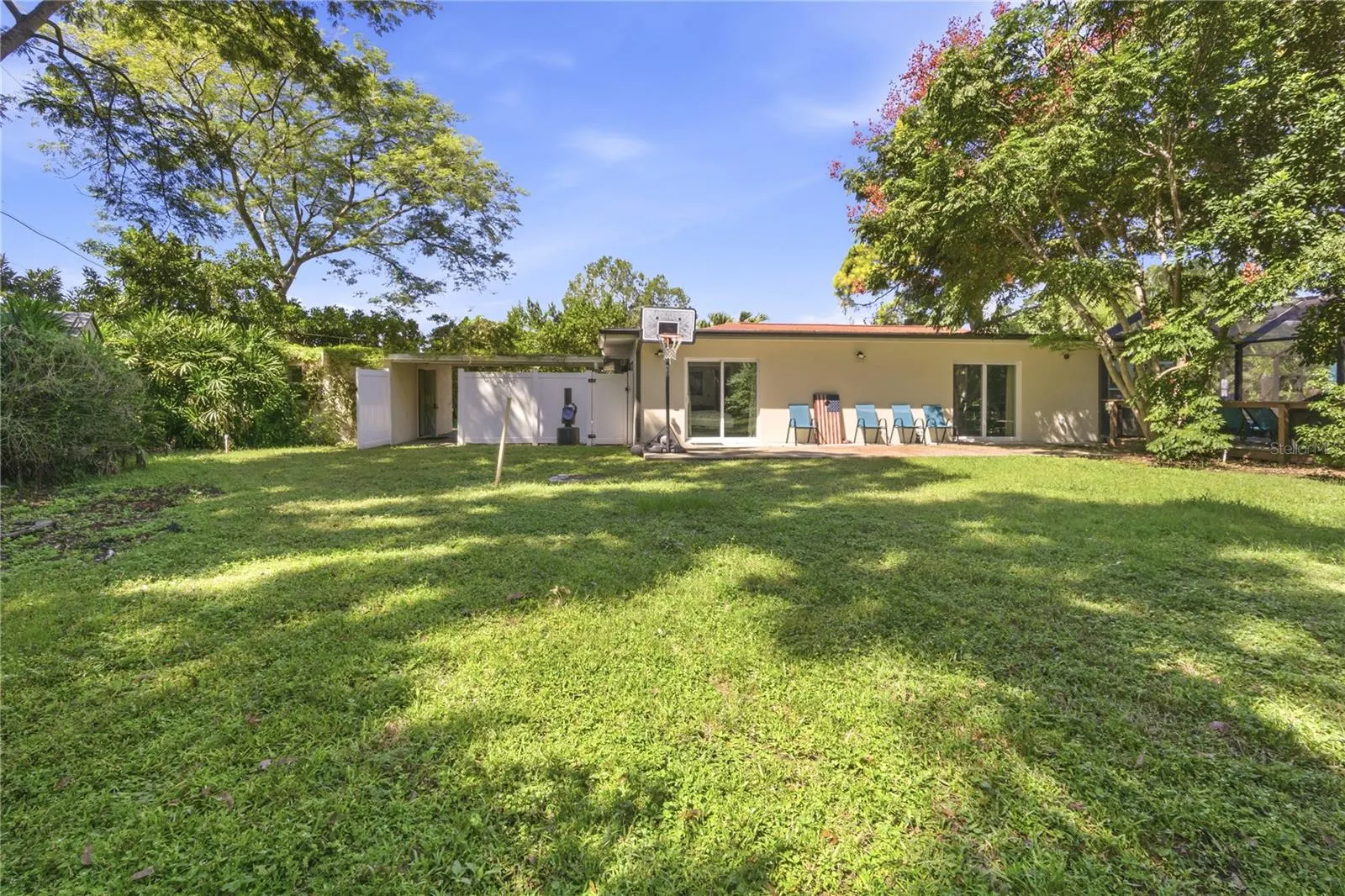 2608 OAKWOOD DR