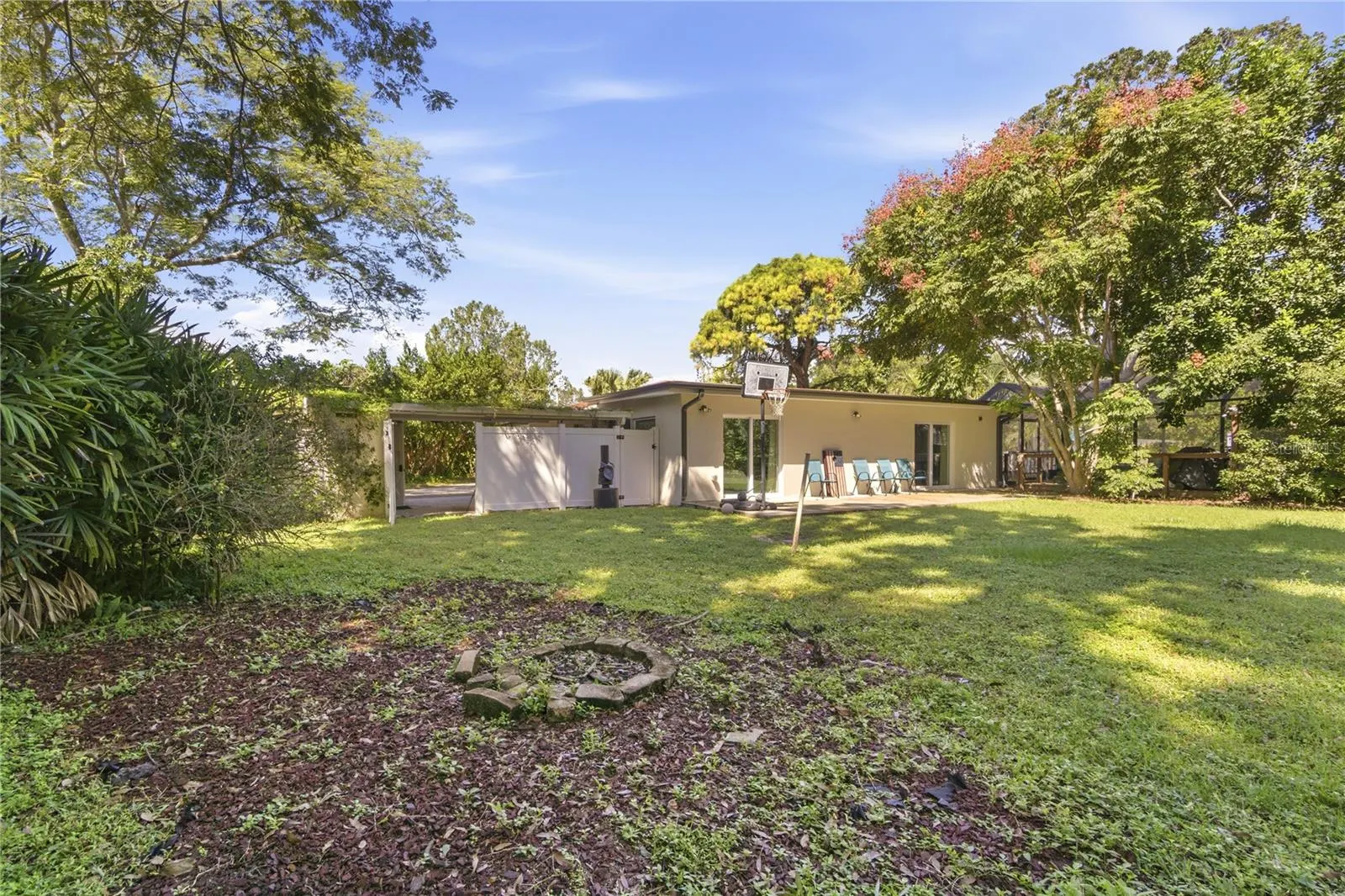 2608 OAKWOOD DR