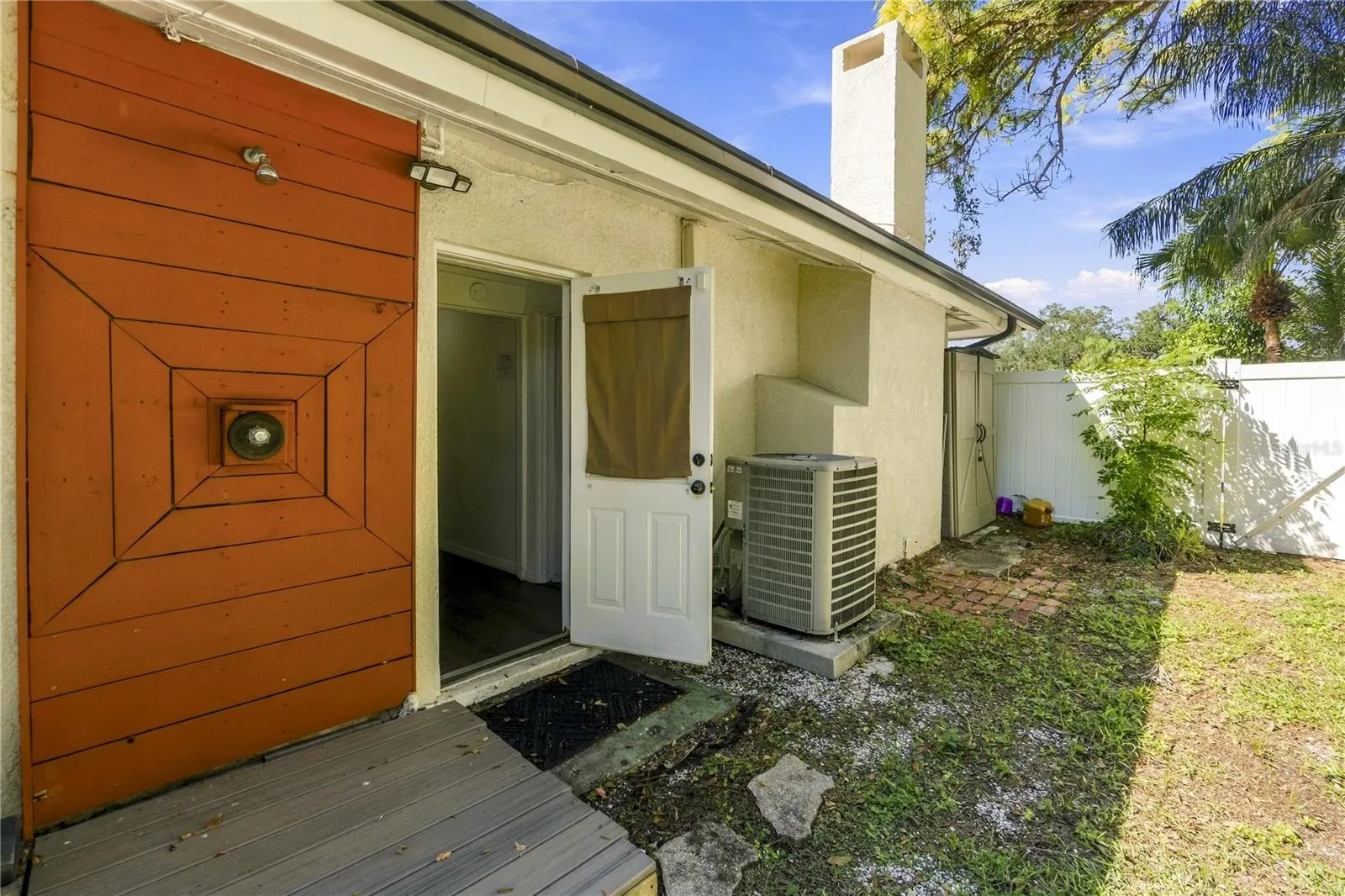 2608 OAKWOOD DR