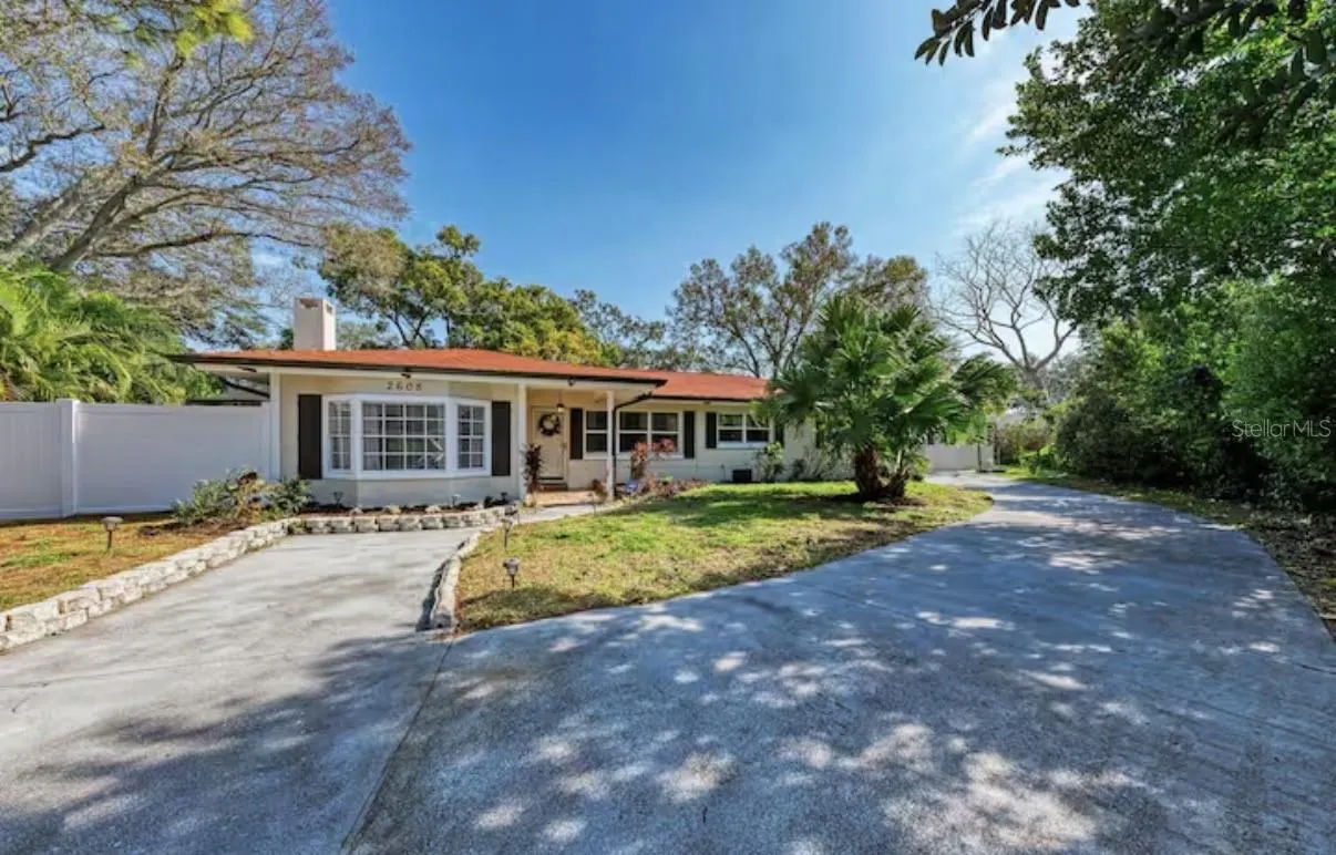 2608 OAKWOOD DR