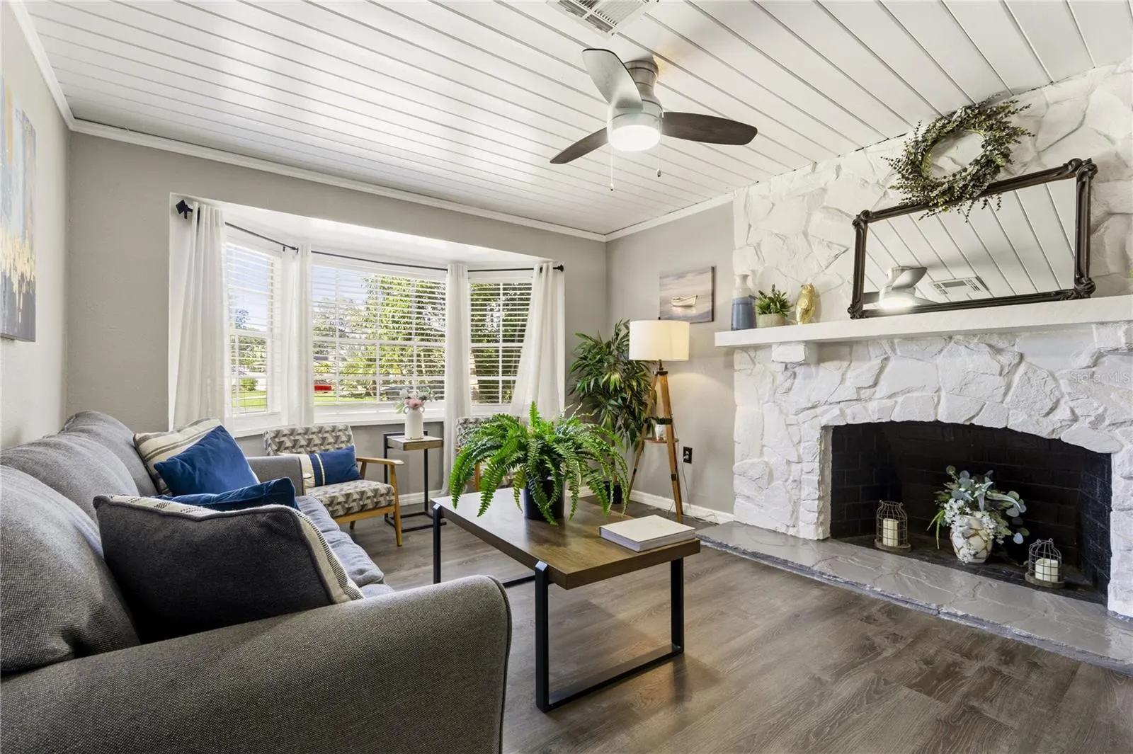 2608 OAKWOOD DR