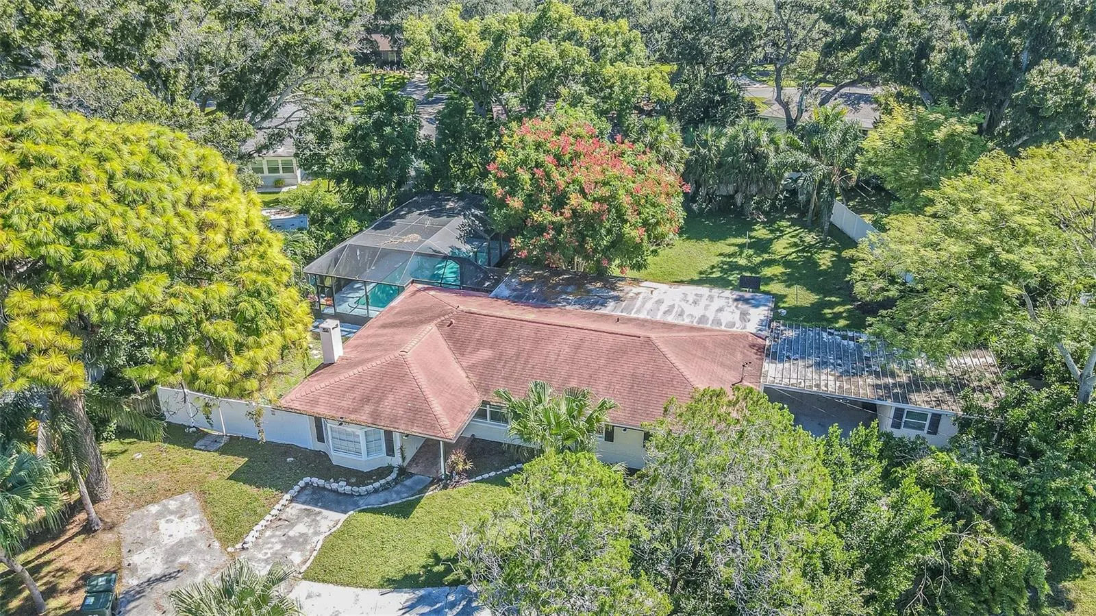 2608 OAKWOOD DR