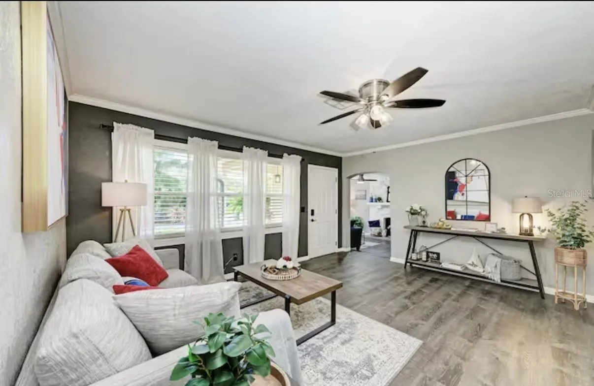 2608 OAKWOOD DR
