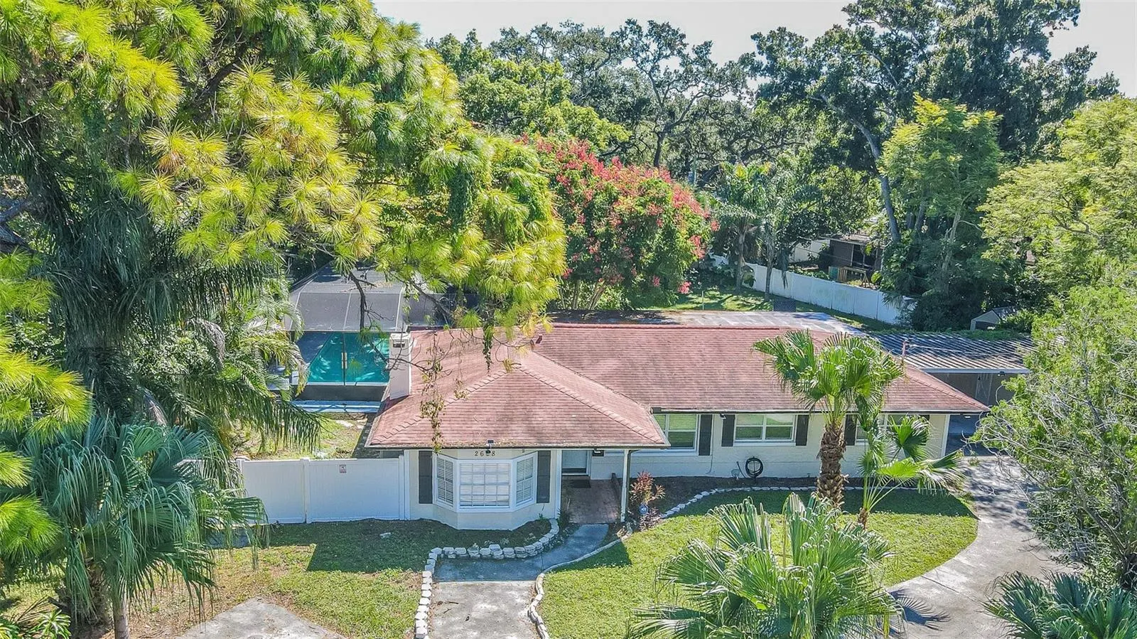 2608 OAKWOOD DR