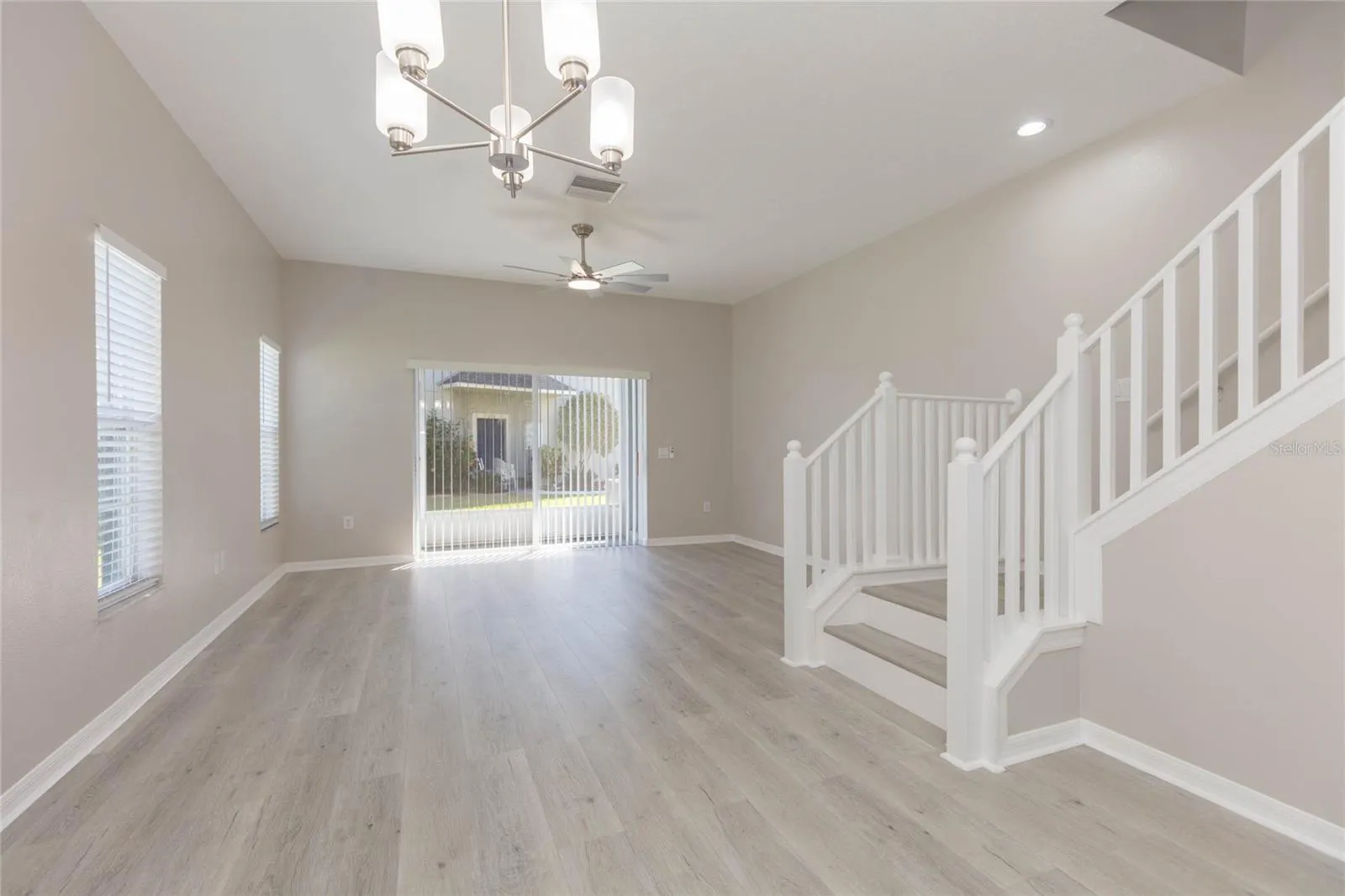 12851 KINGS CROSSING DR