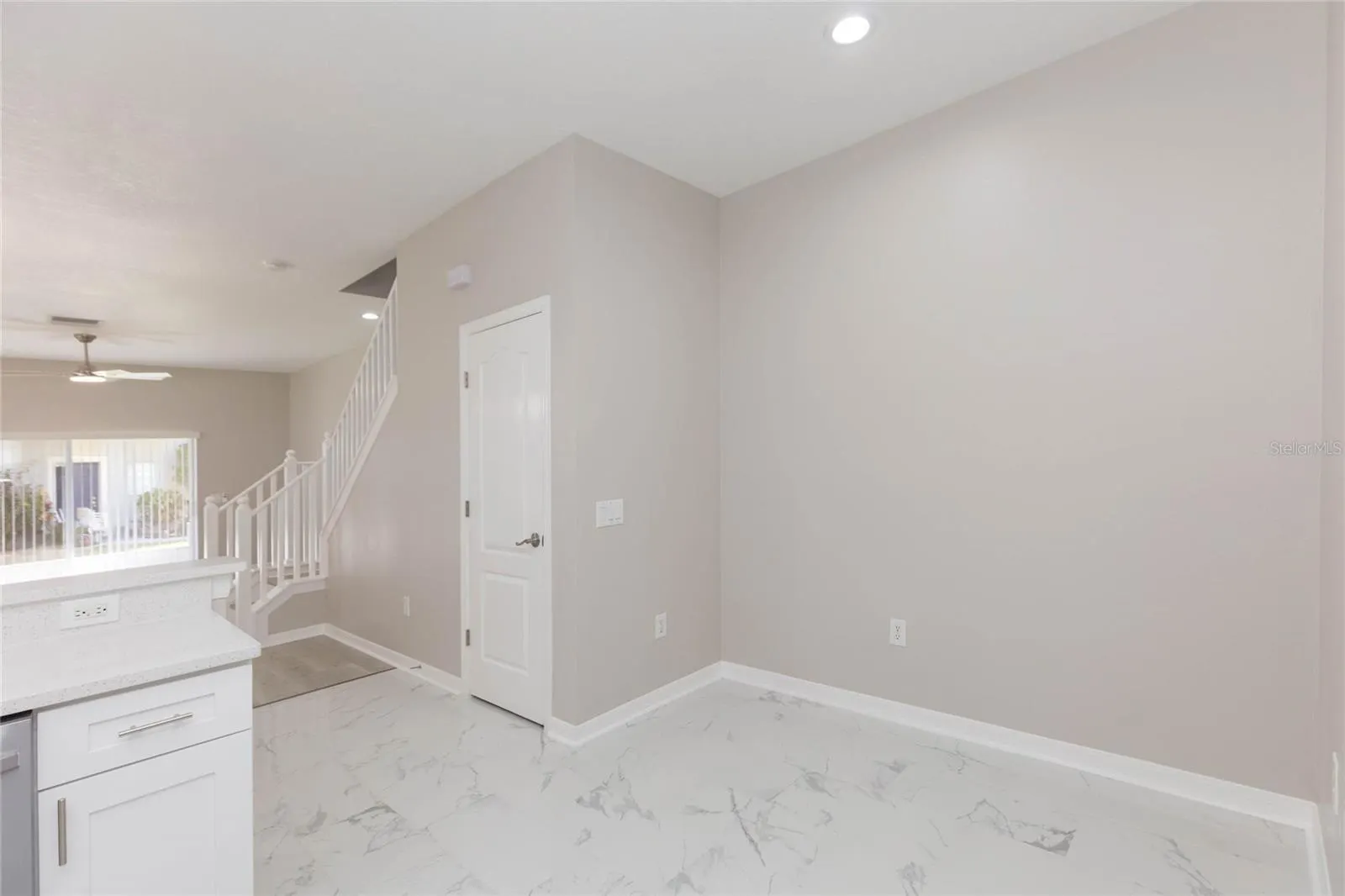 12851 KINGS CROSSING DR