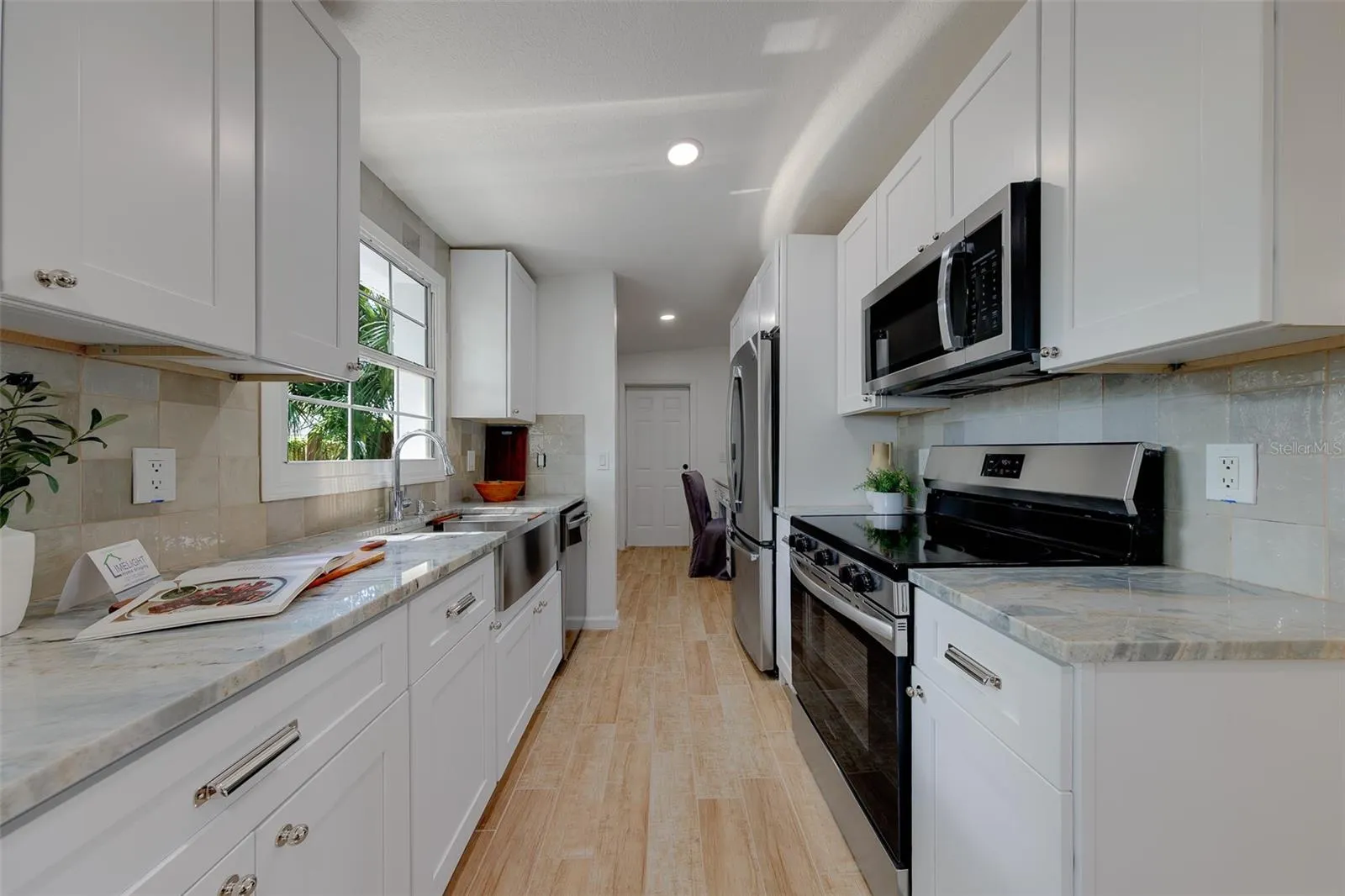 9477 PARK LAKE DR N