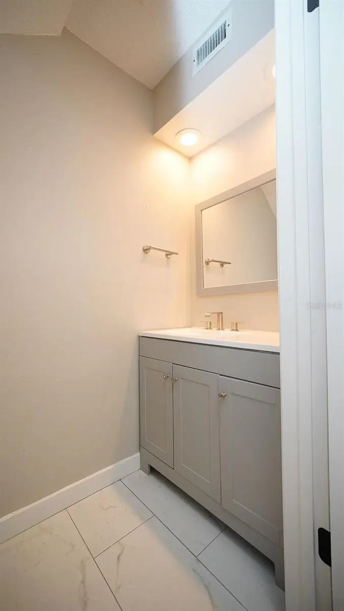 218 S TAMPANIA AVE #- #-