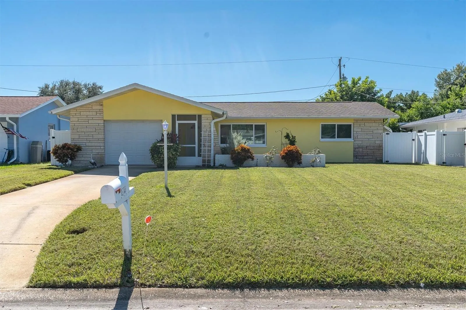 2013 FOREST DR