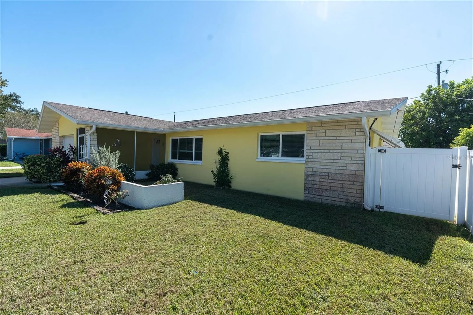 2013 FOREST DR