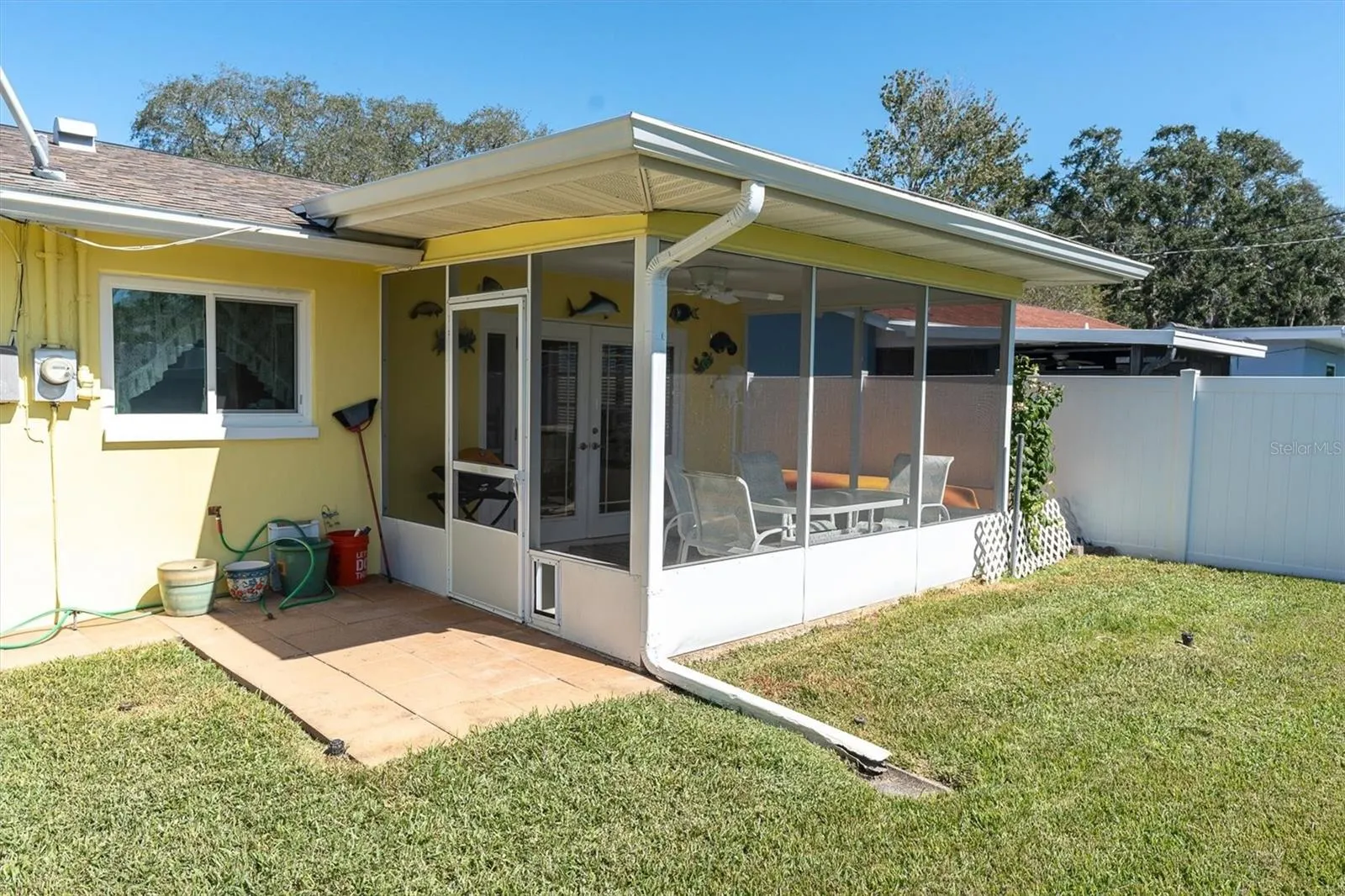 2013 FOREST DR
