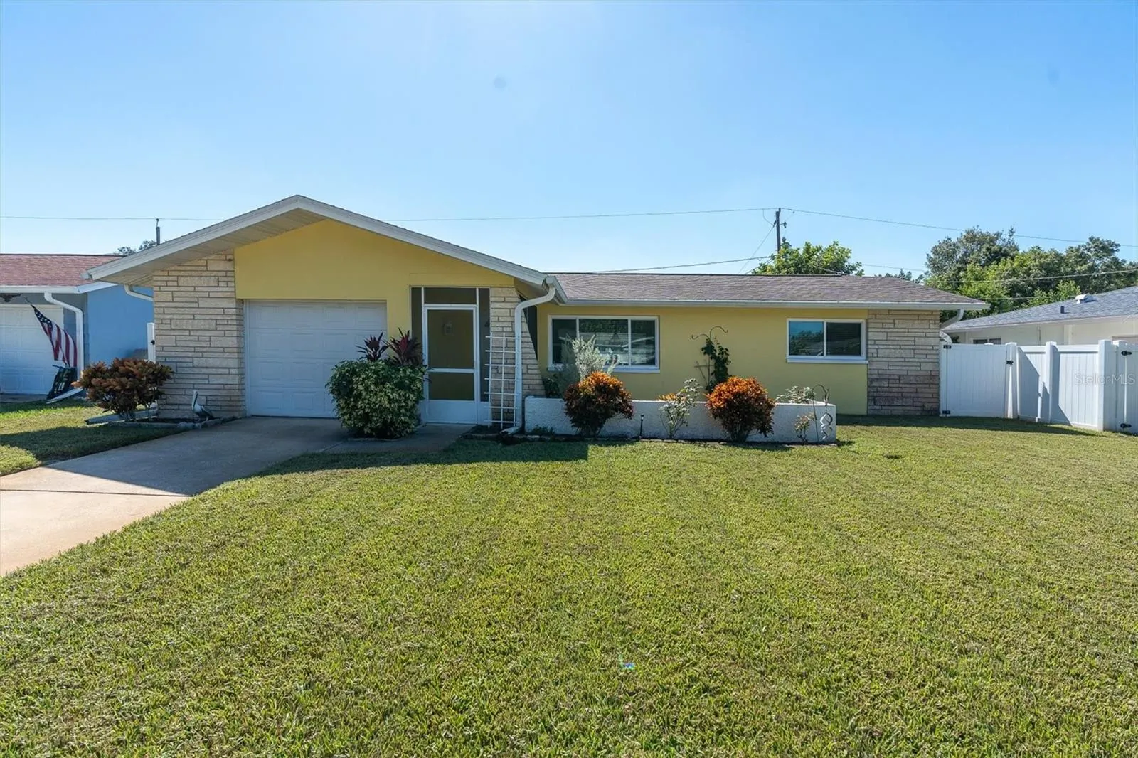 2013 FOREST DR