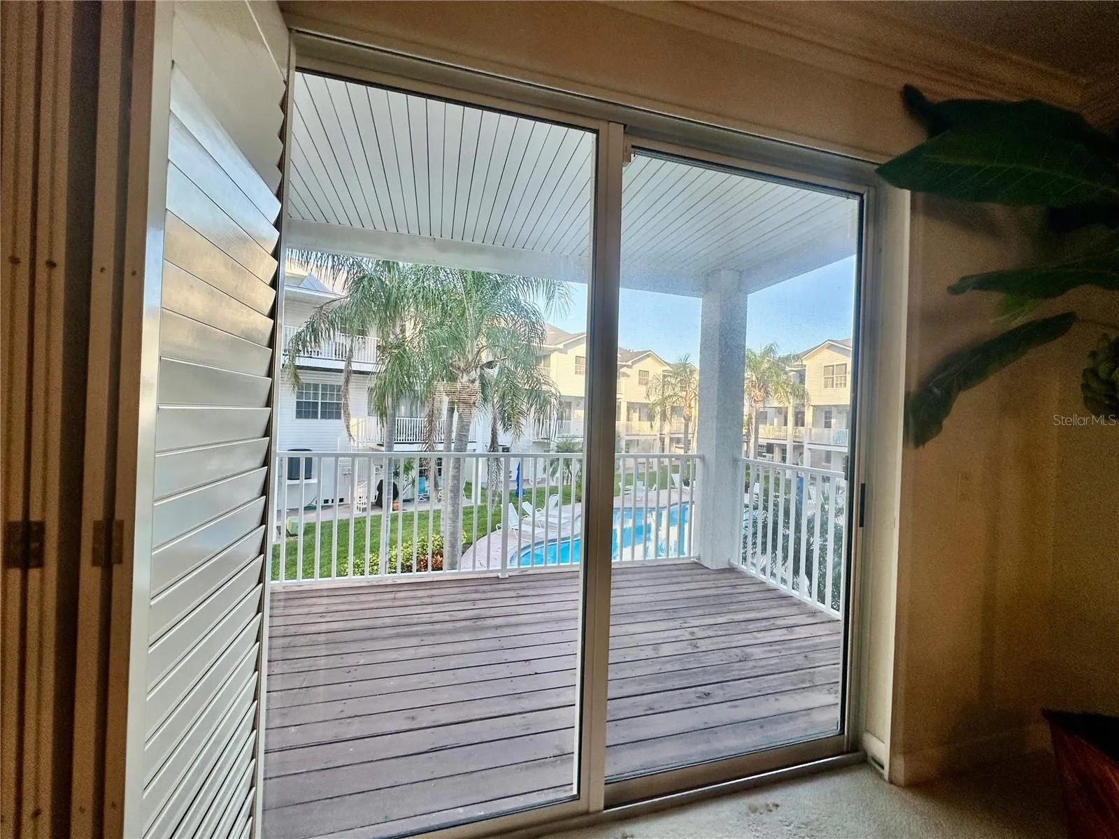 135 SHOALS CIR