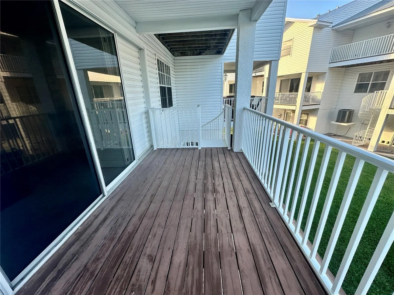 135 SHOALS CIR