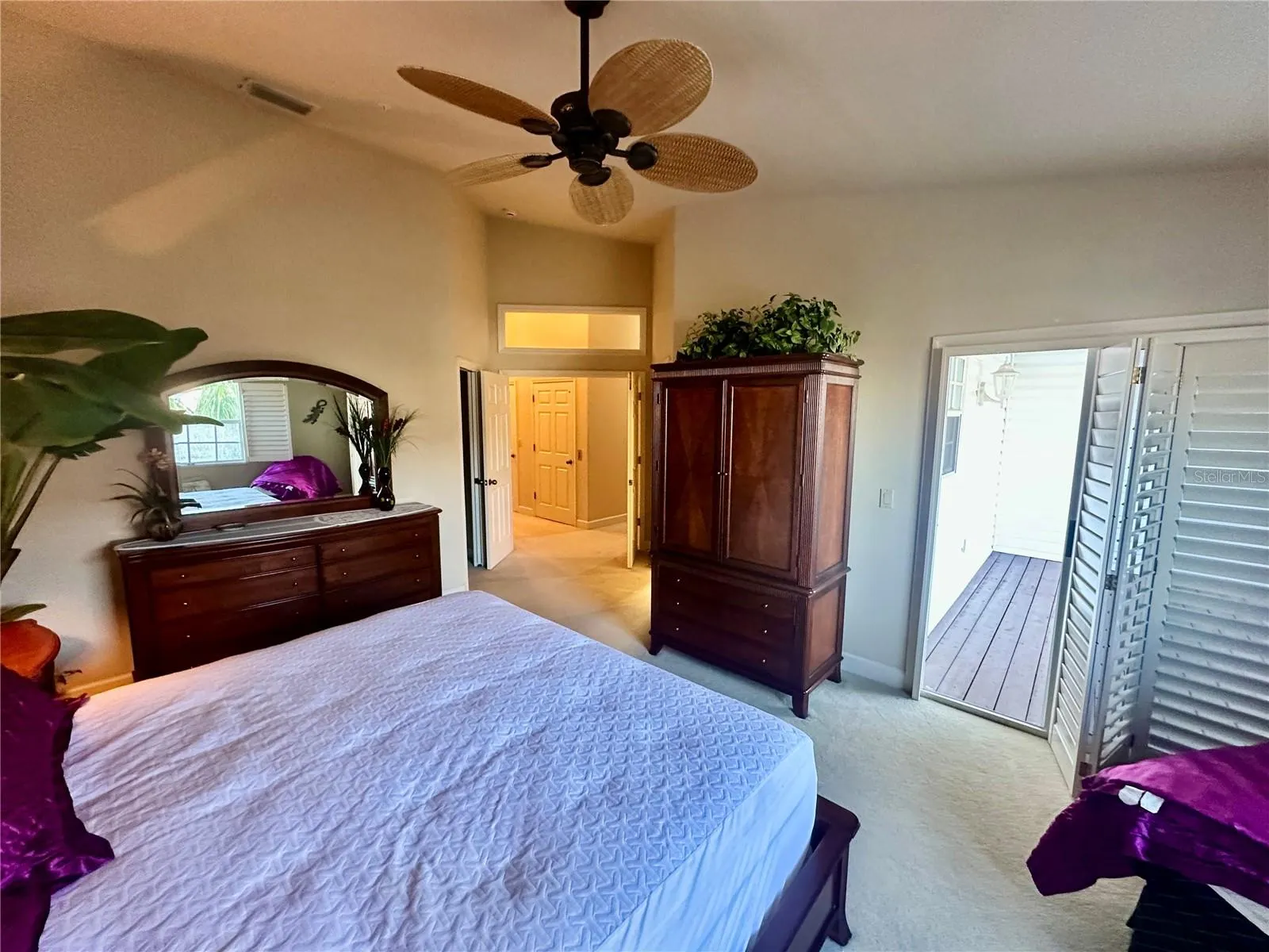135 SHOALS CIR