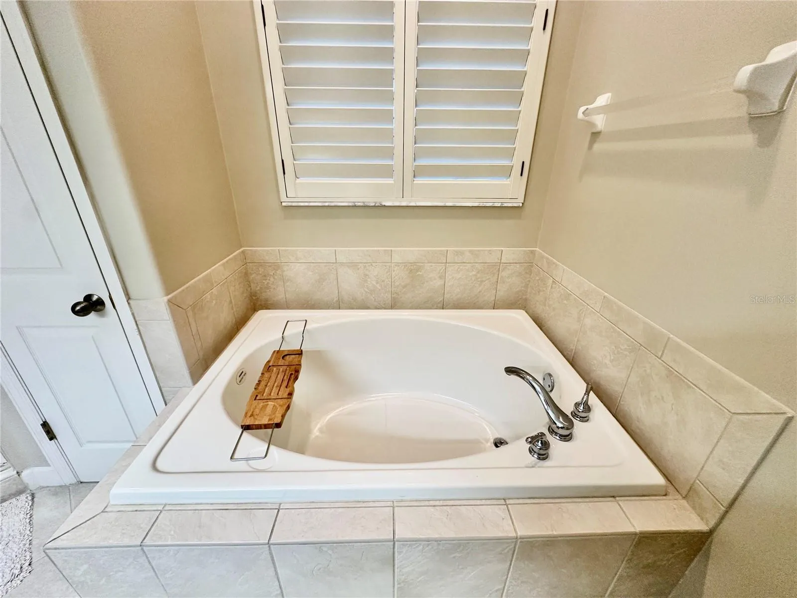 135 SHOALS CIR