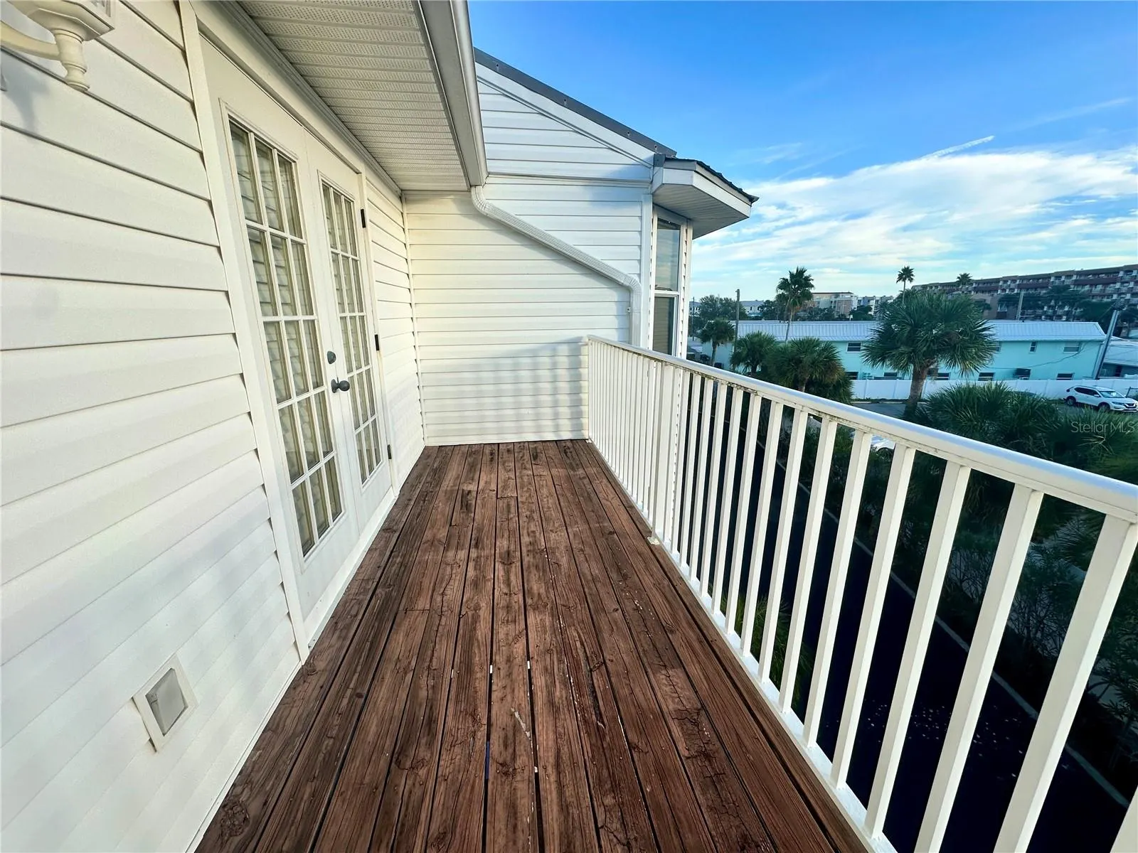 135 SHOALS CIR