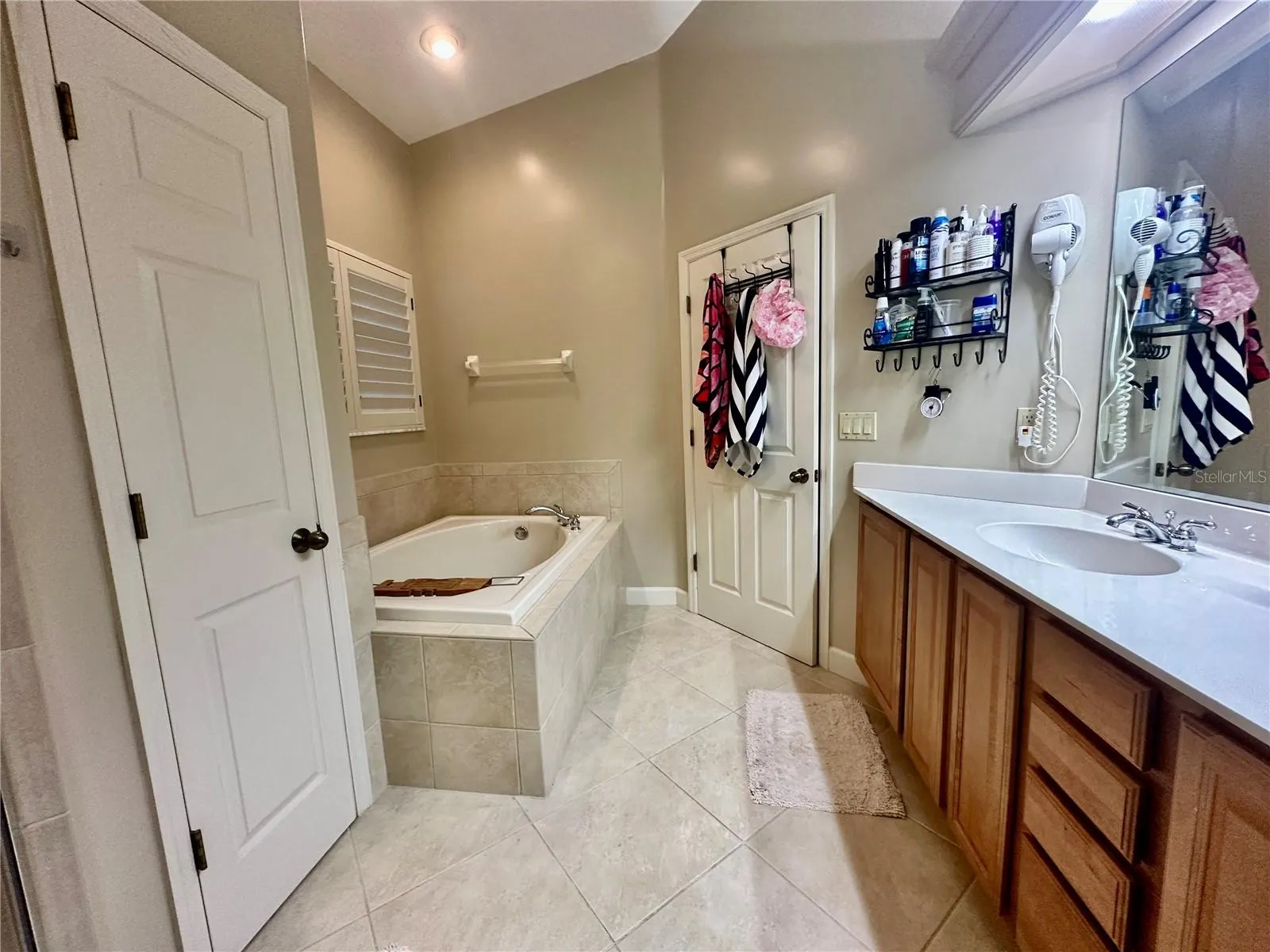 135 SHOALS CIR