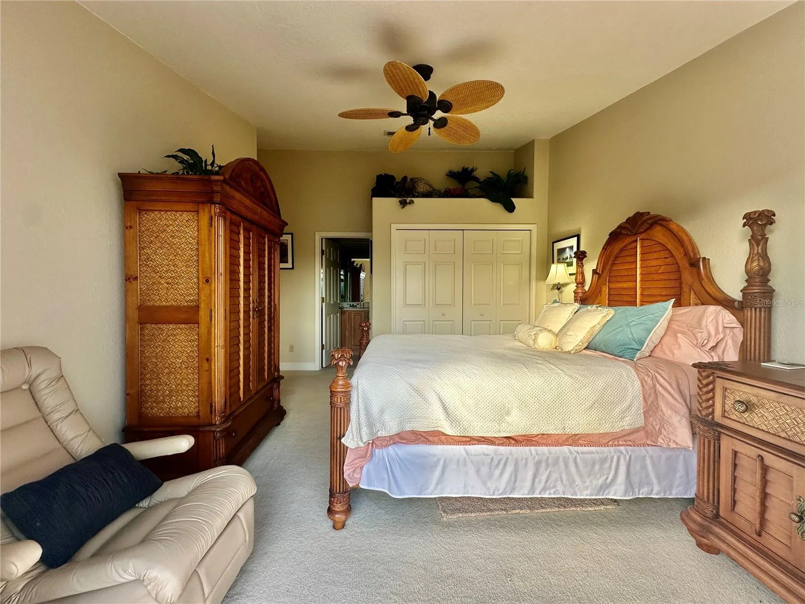 135 SHOALS CIR