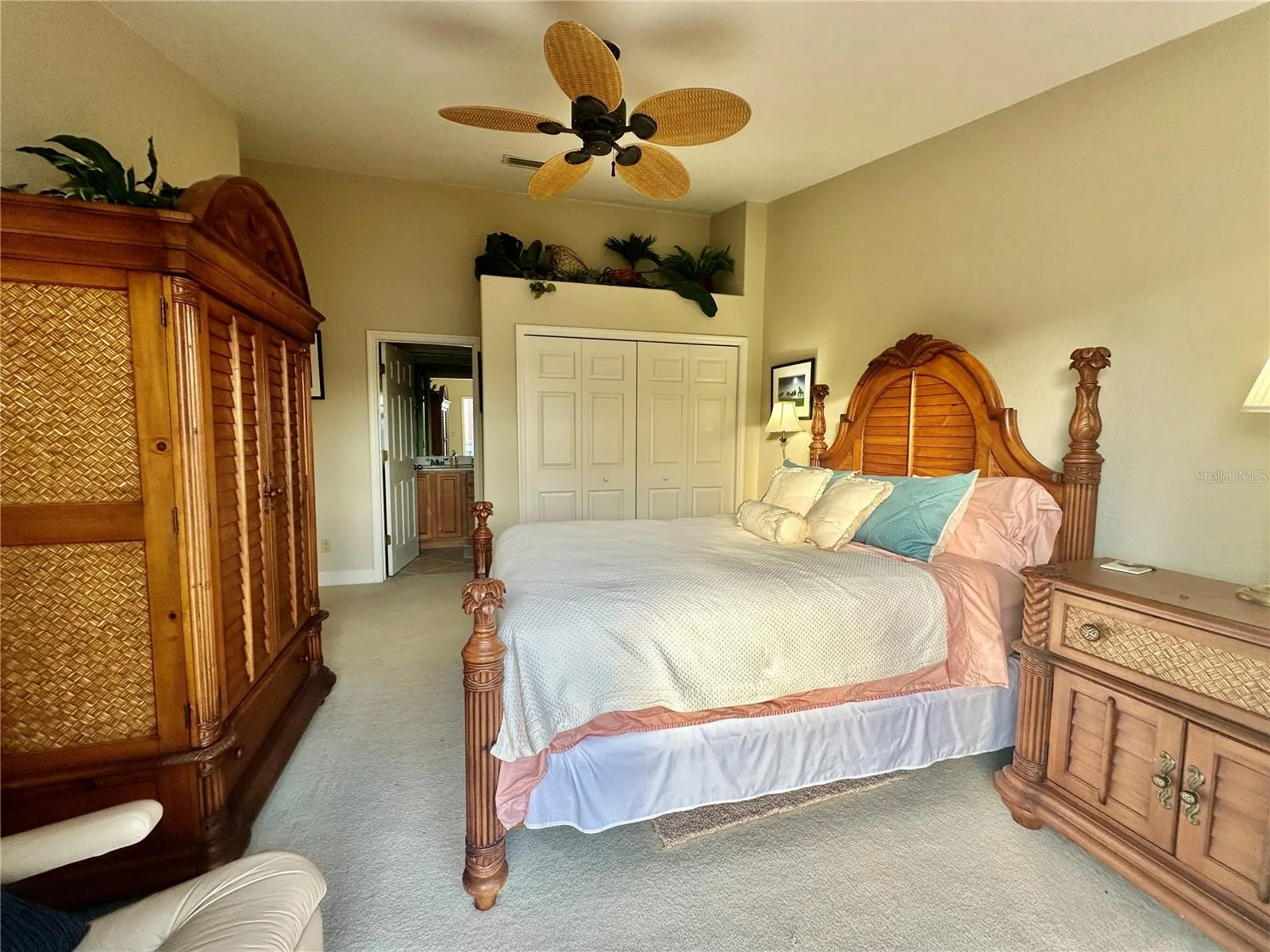 135 SHOALS CIR