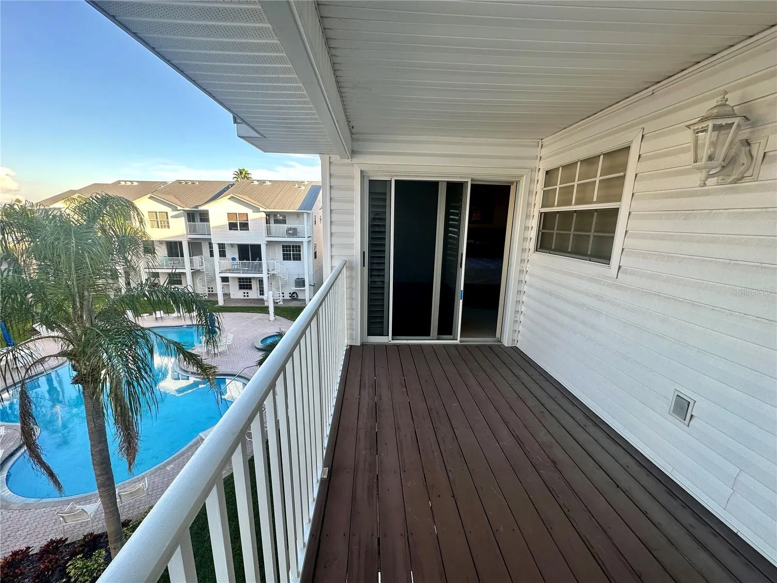 135 SHOALS CIR