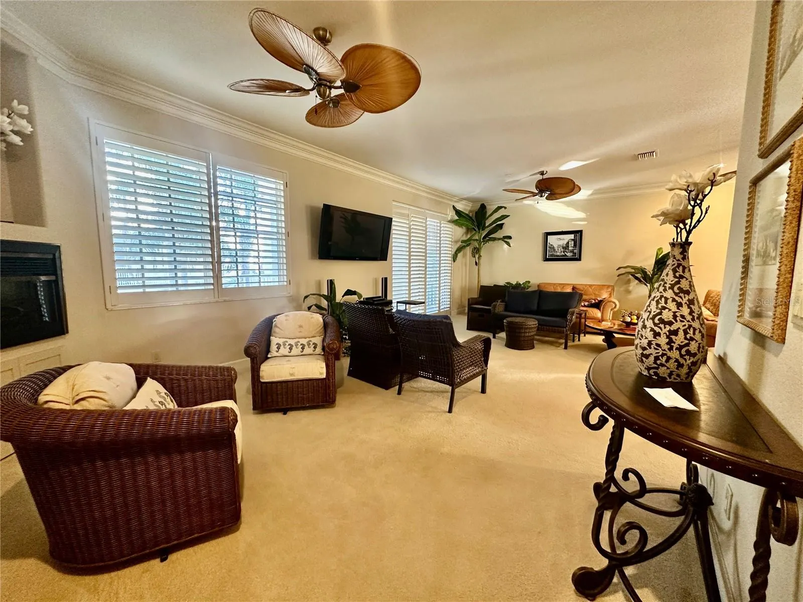 135 SHOALS CIR