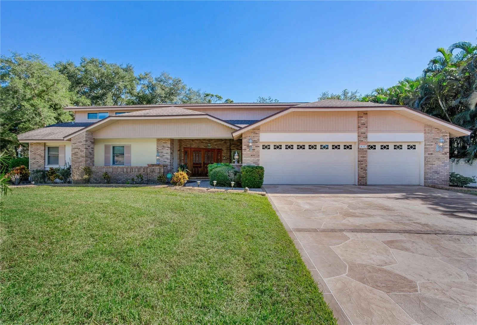 10353 BARRY DR