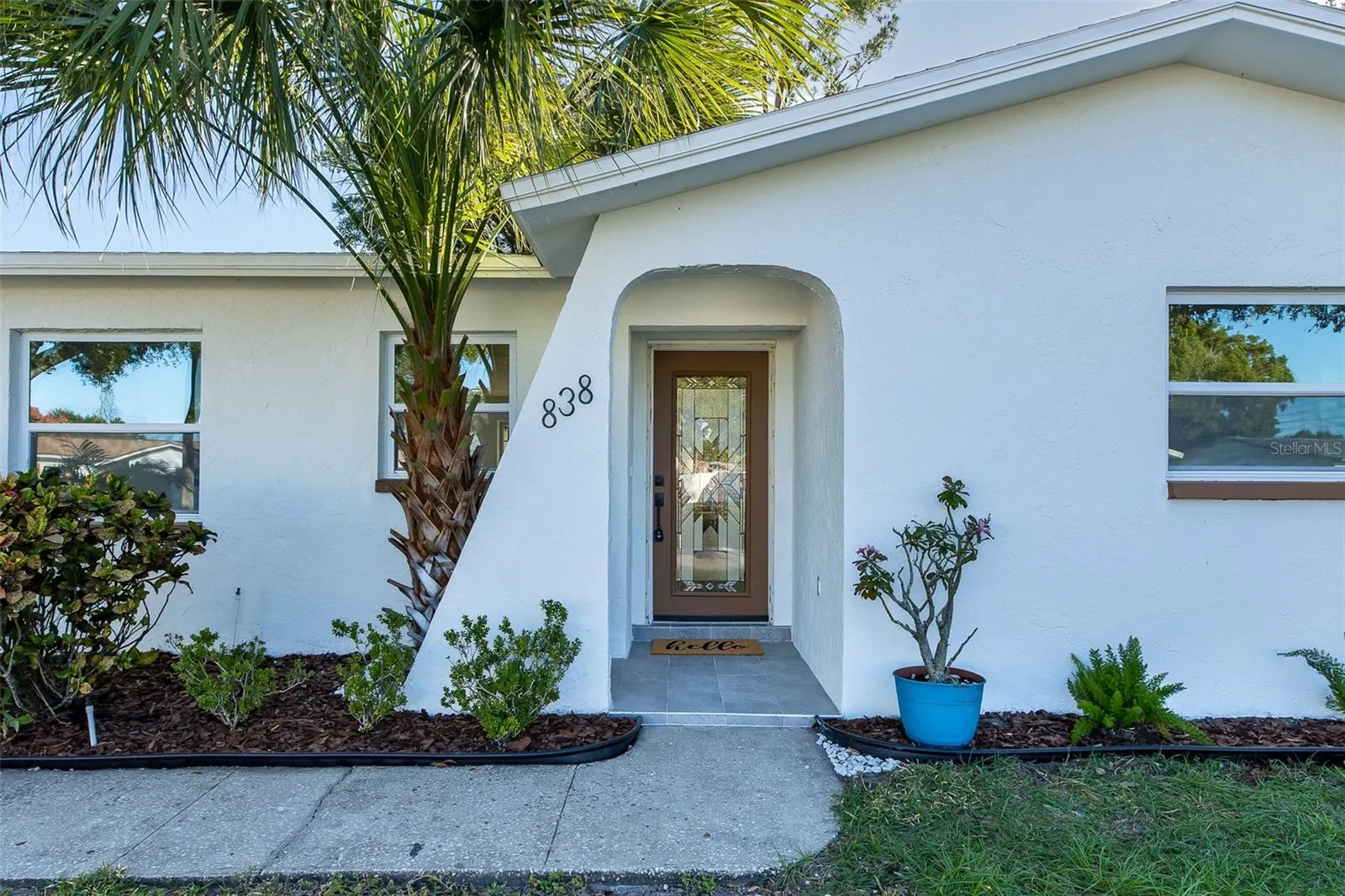 838 KAREN ST