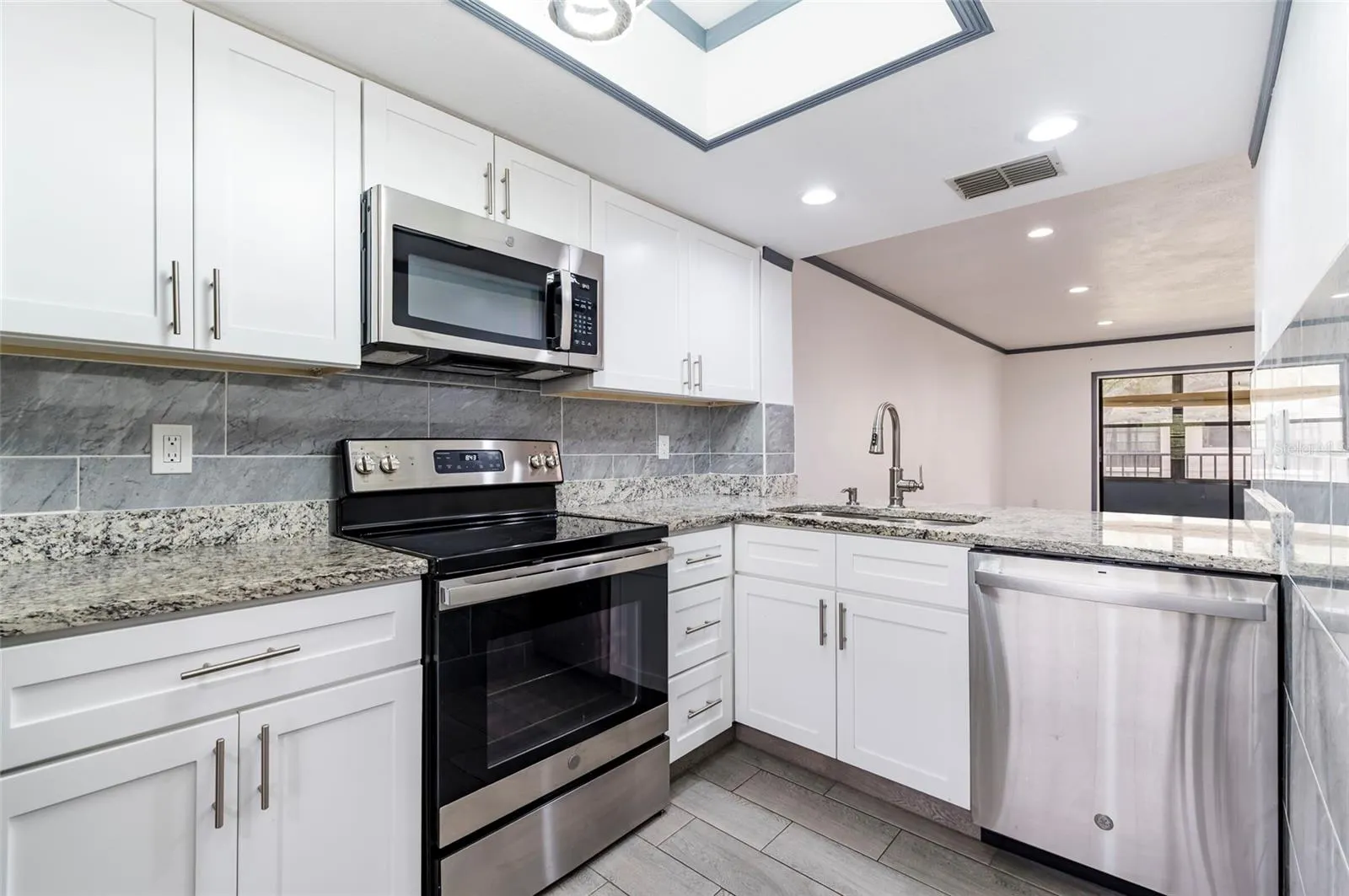 2275 62ND AVE N #5202 #5202