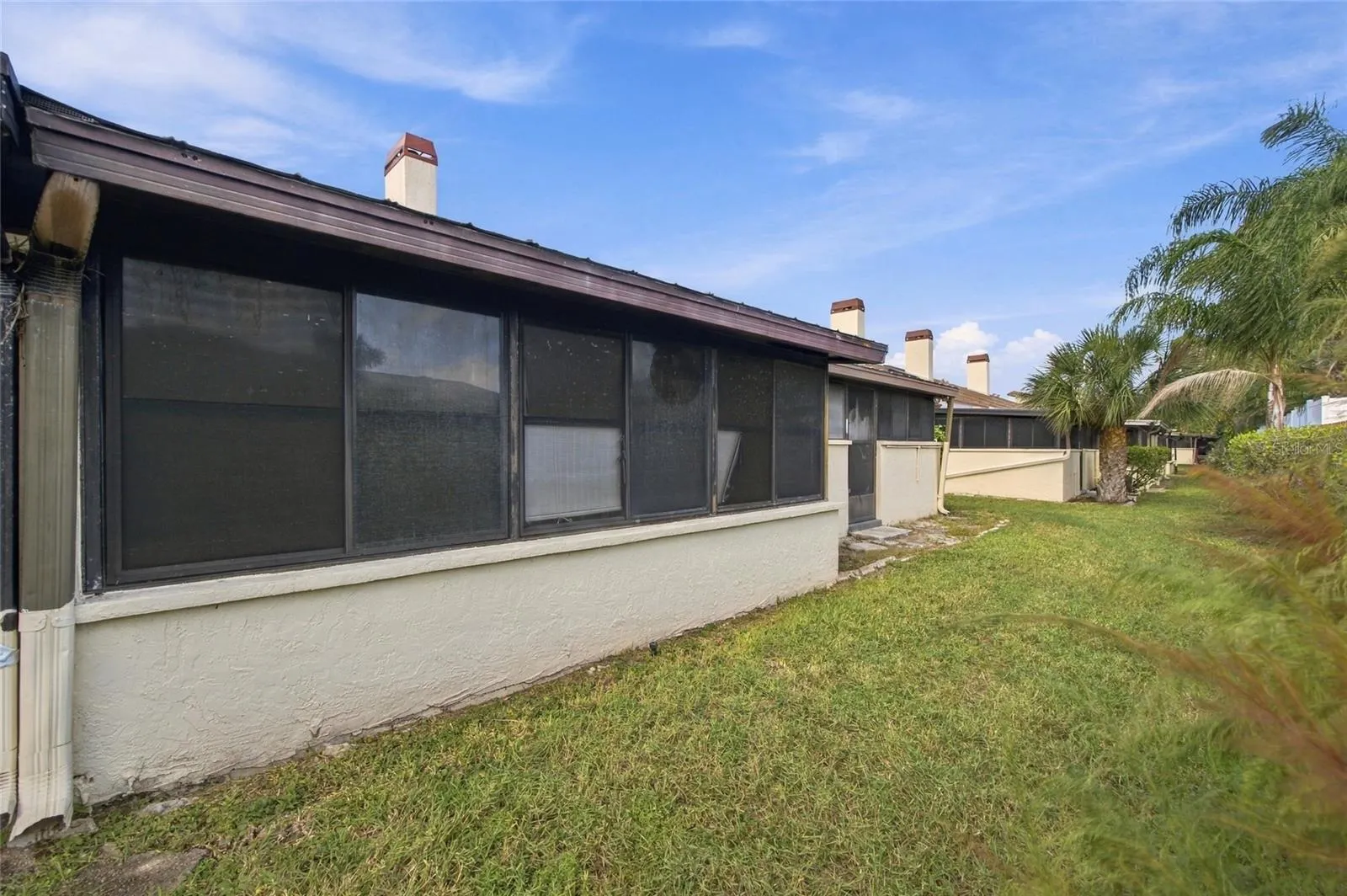 6015 COURTSIDE DR