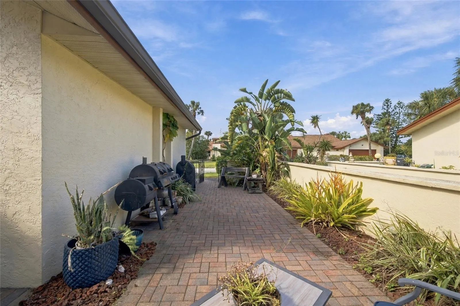 6015 COURTSIDE DR