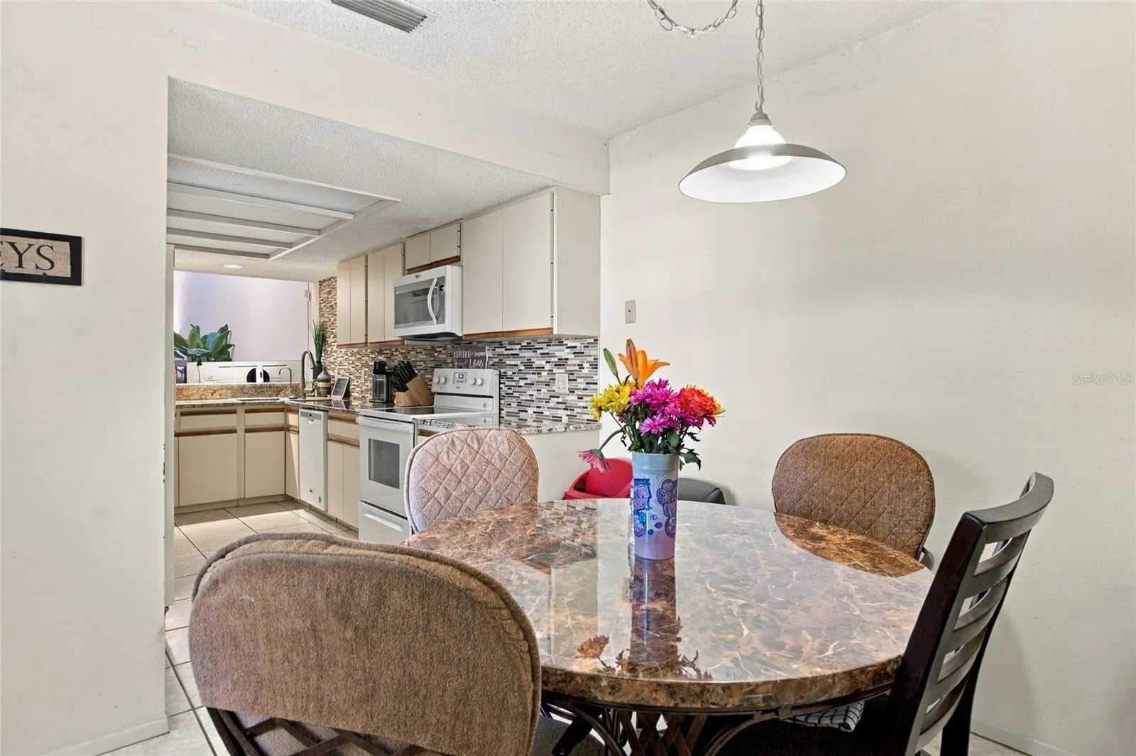 6015 COURTSIDE DR