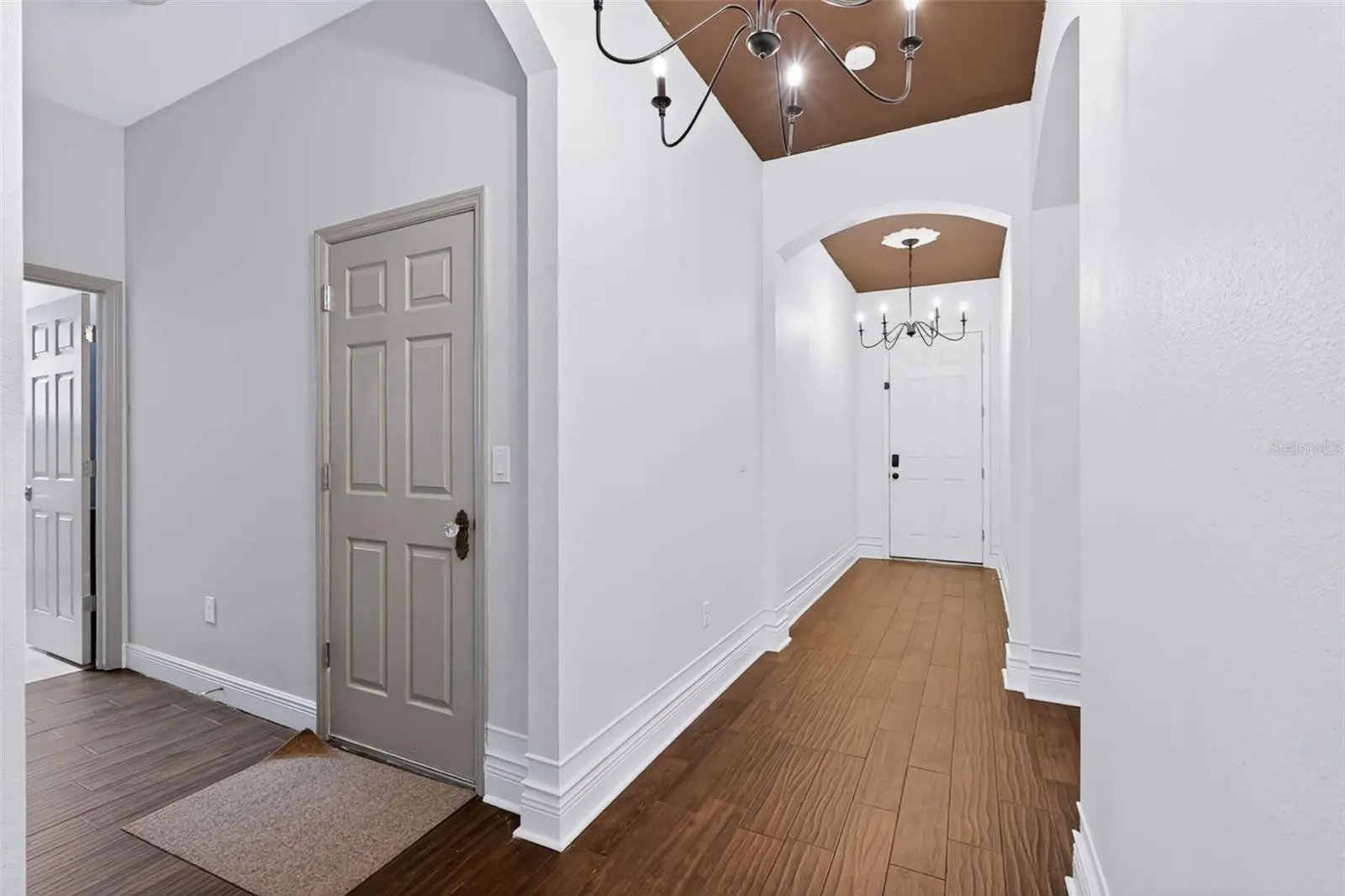313 ROXBURY CROSSING CT