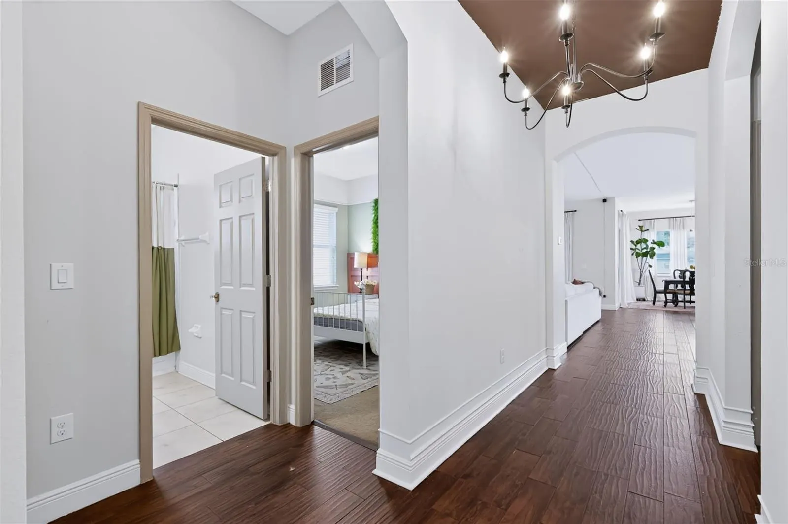 313 ROXBURY CROSSING CT