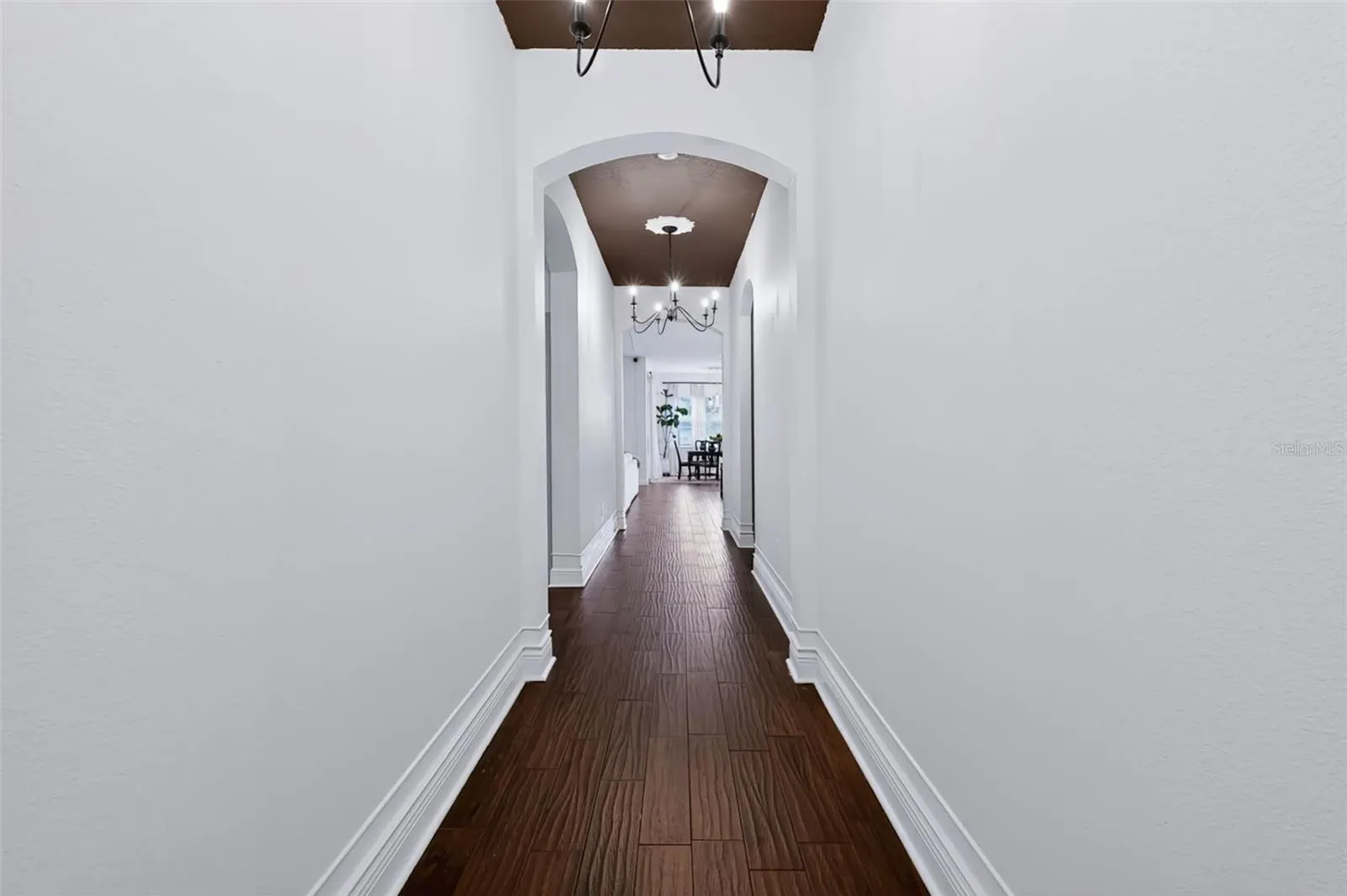 313 ROXBURY CROSSING CT