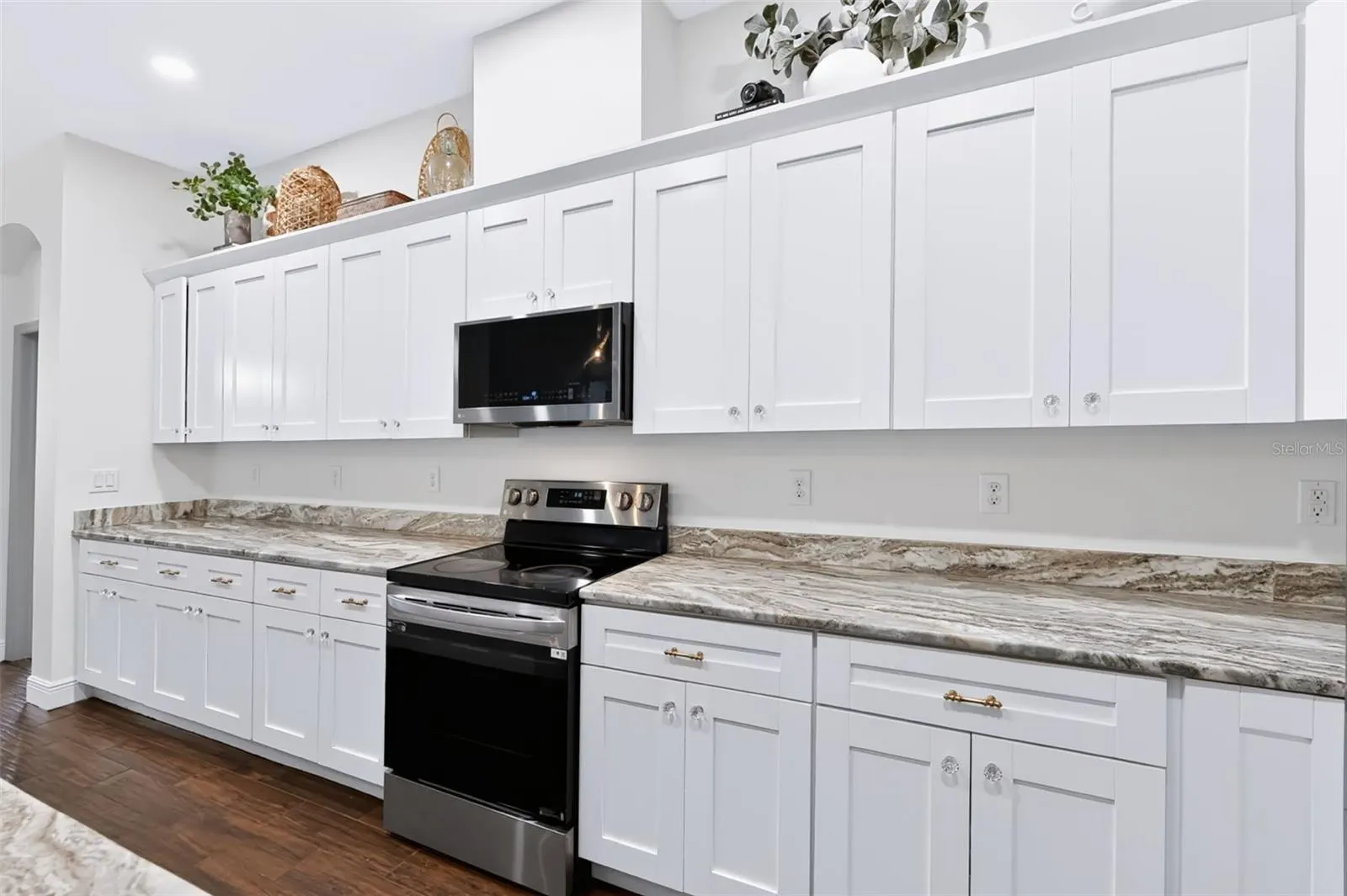 313 ROXBURY CROSSING CT